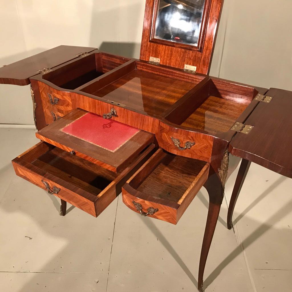 French Early 20th Century Dressing Table with Lift Up Mirror with Marquetry 10