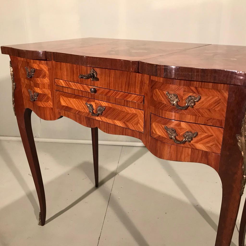 French Early 20th Century Dressing Table with Lift Up Mirror with Marquetry 2