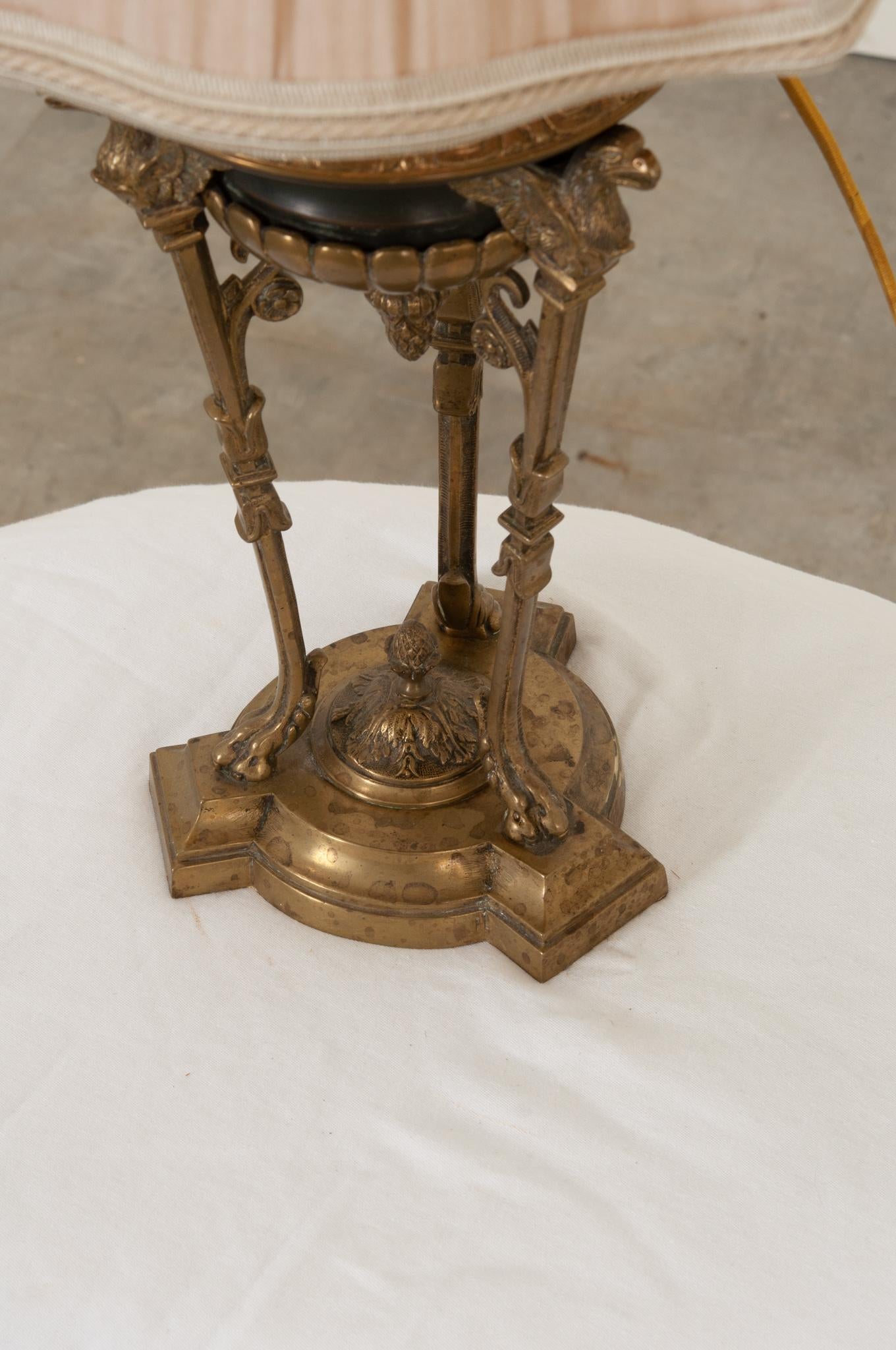 French Early 20th Century Empire Brass and Bronze Table Lamp and Shade For Sale 2
