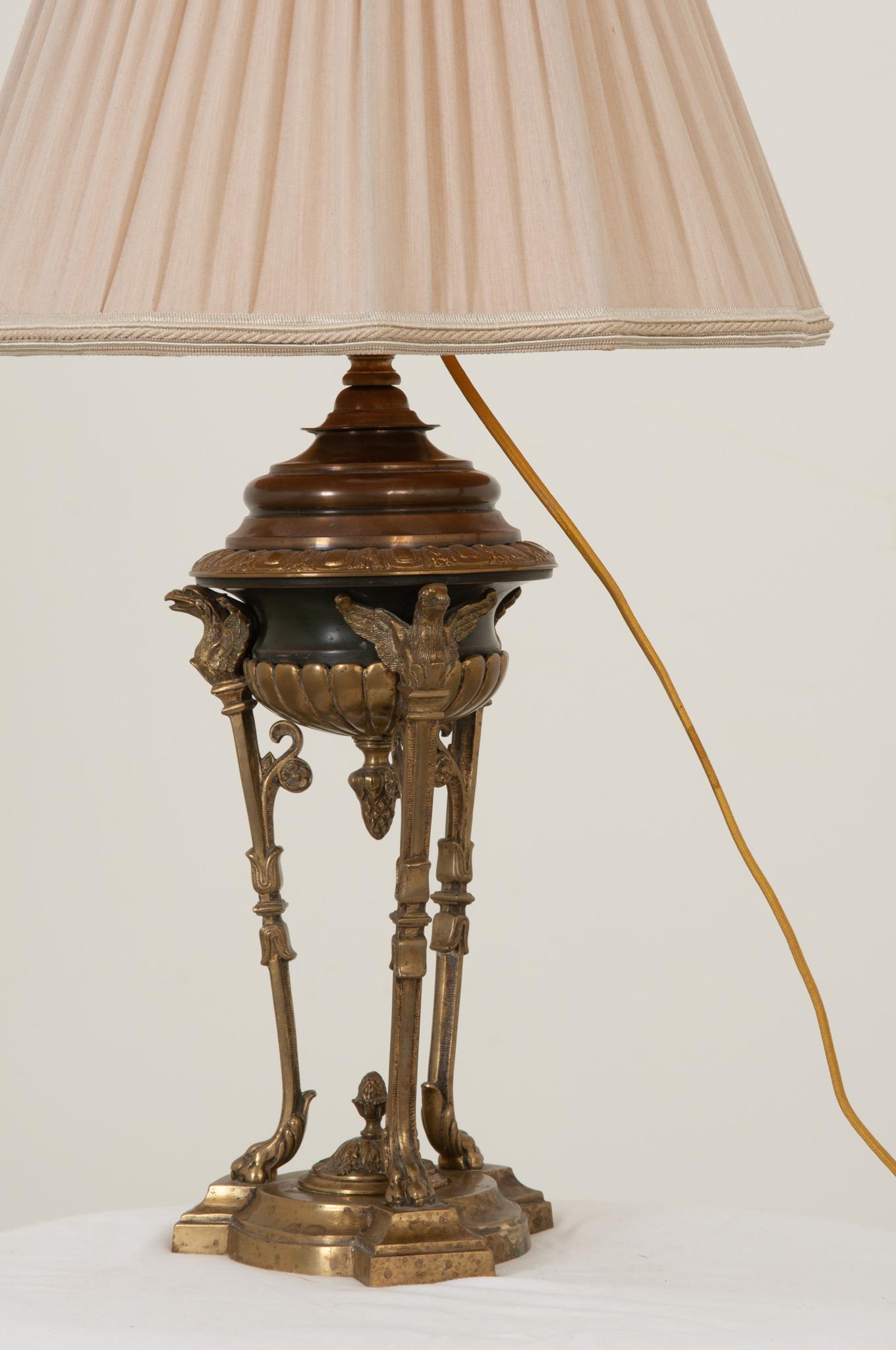 French Early 20th Century Empire Brass and Bronze Table Lamp and Shade For Sale 4