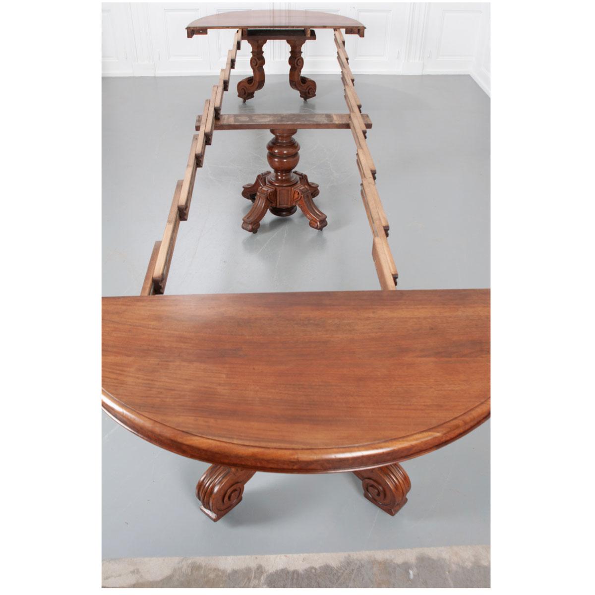 French Early 20th Century Extending Mahogany Dining Table 7