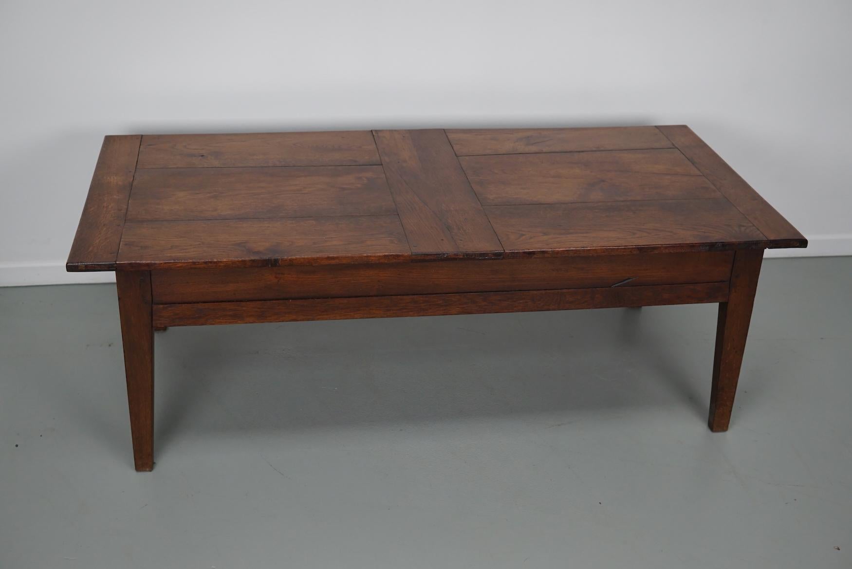 Chêne Table basse en chêne rustique de ferme française du début du 20e siècle en vente