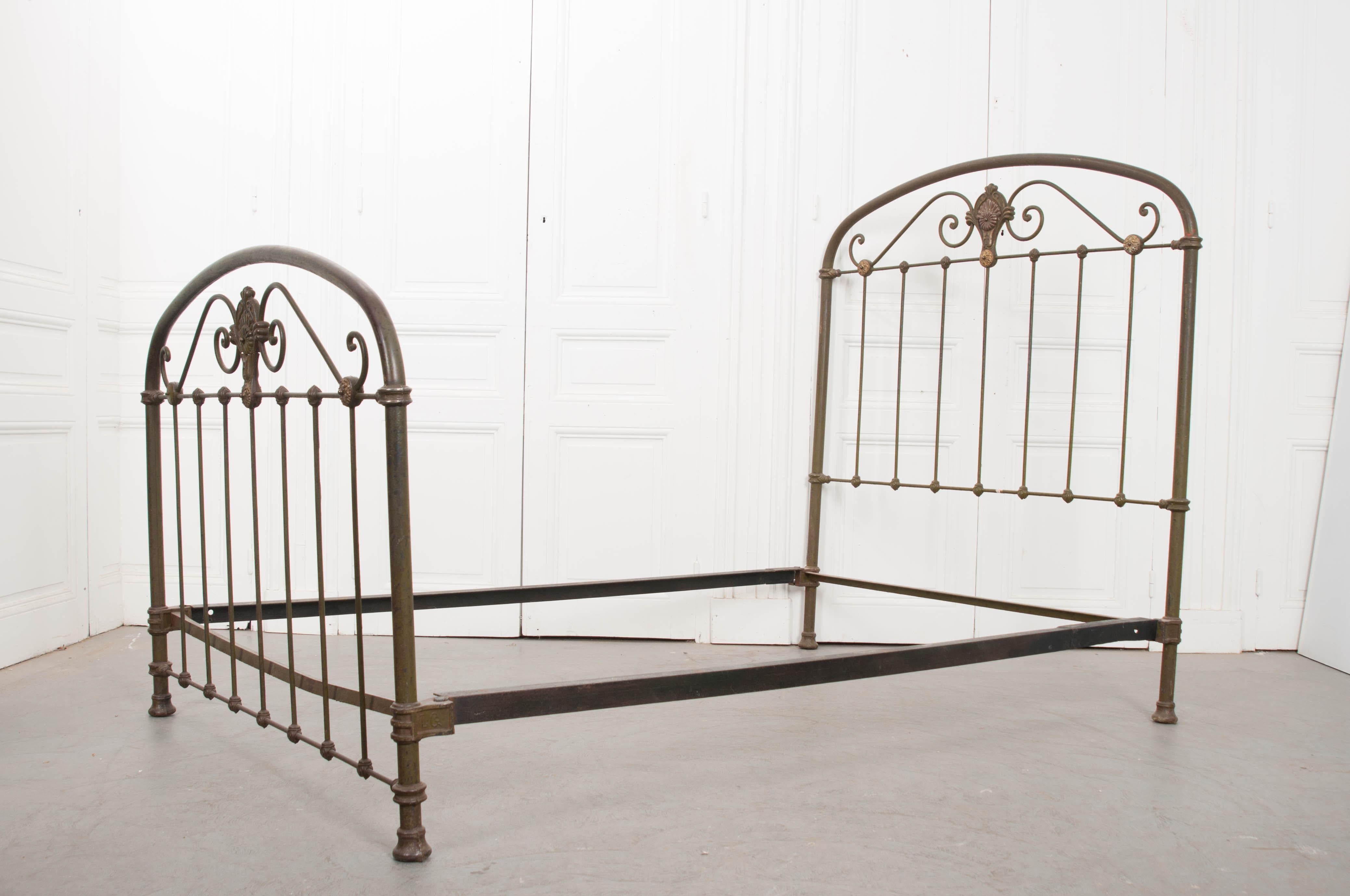 French Early 20th Century Full Metal Daybed For Sale 3