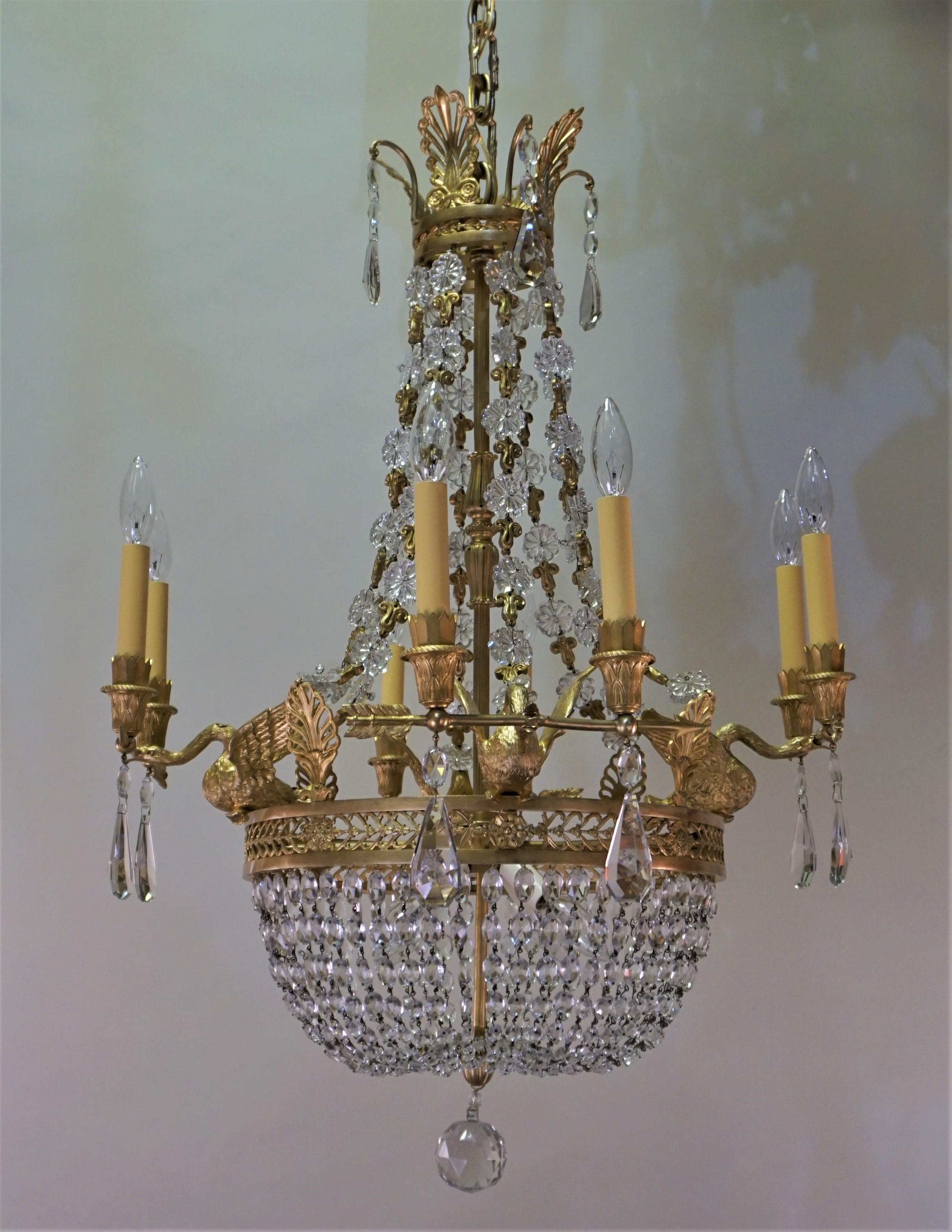 Lustre français du début du XXe siècle en bronze doré et cristal en vente 3