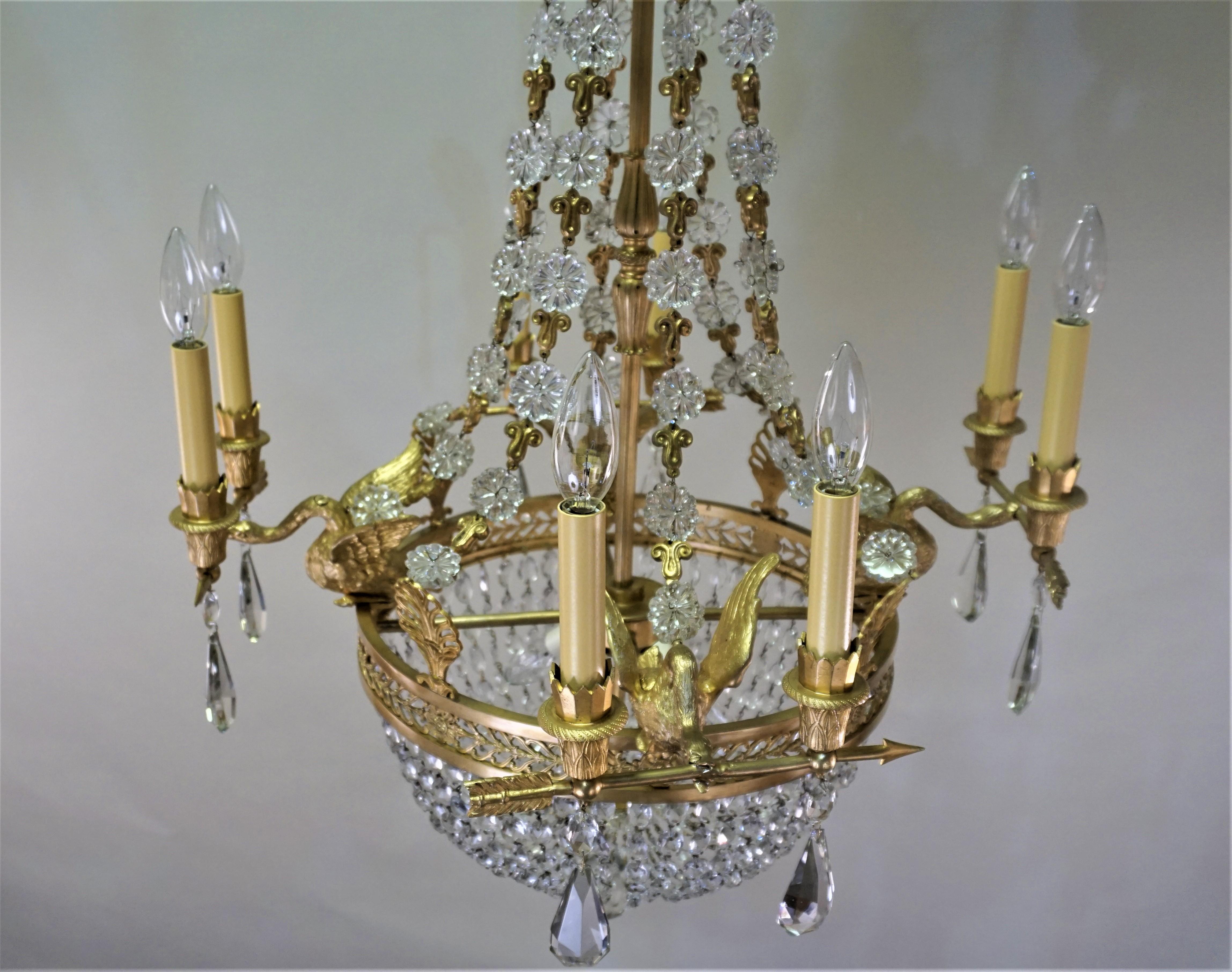 French Early 20th Century Gilt Bronze and Crystal Chandelier For Sale 7
