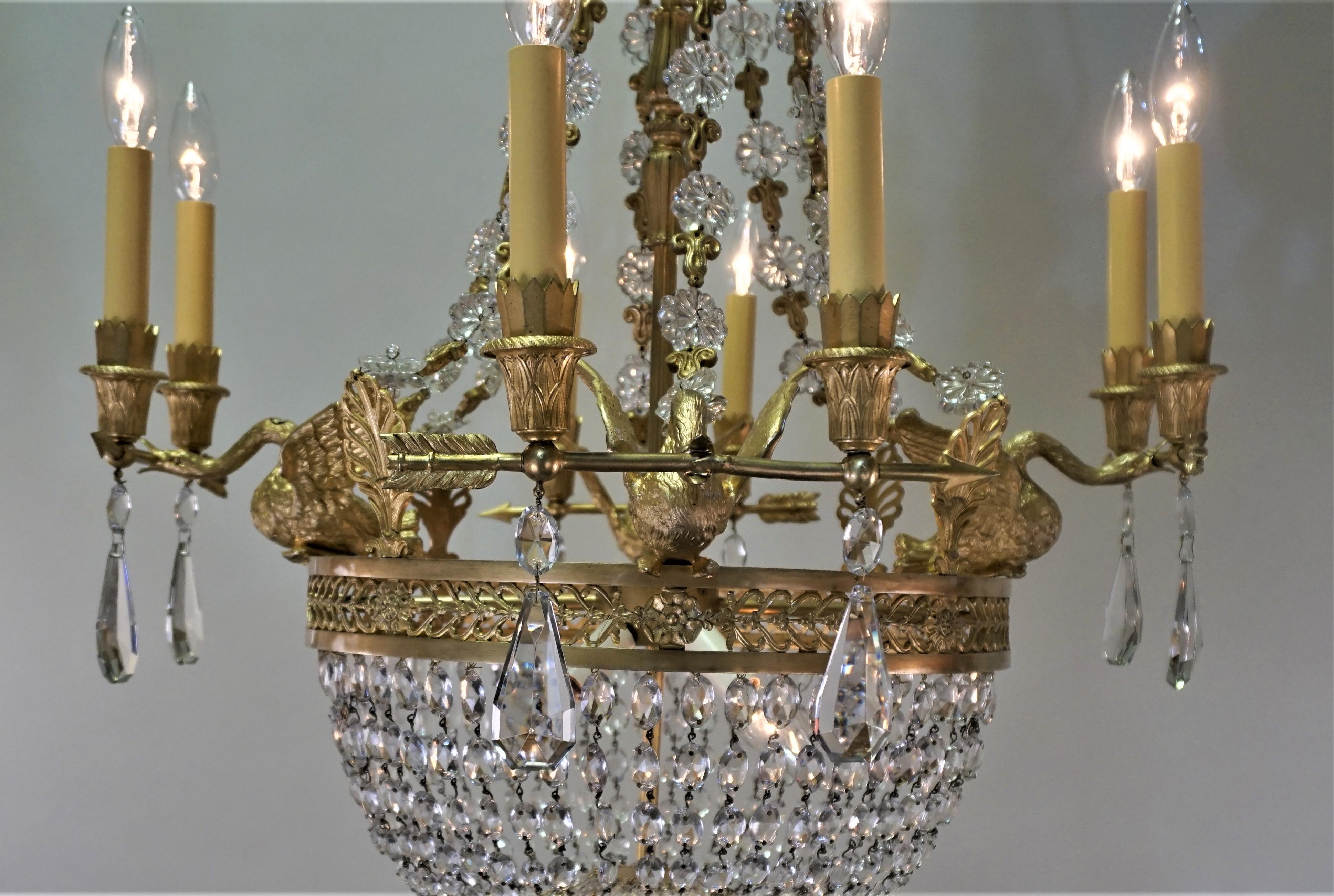 French Early 20th Century Gilt Bronze and Crystal Chandelier 3