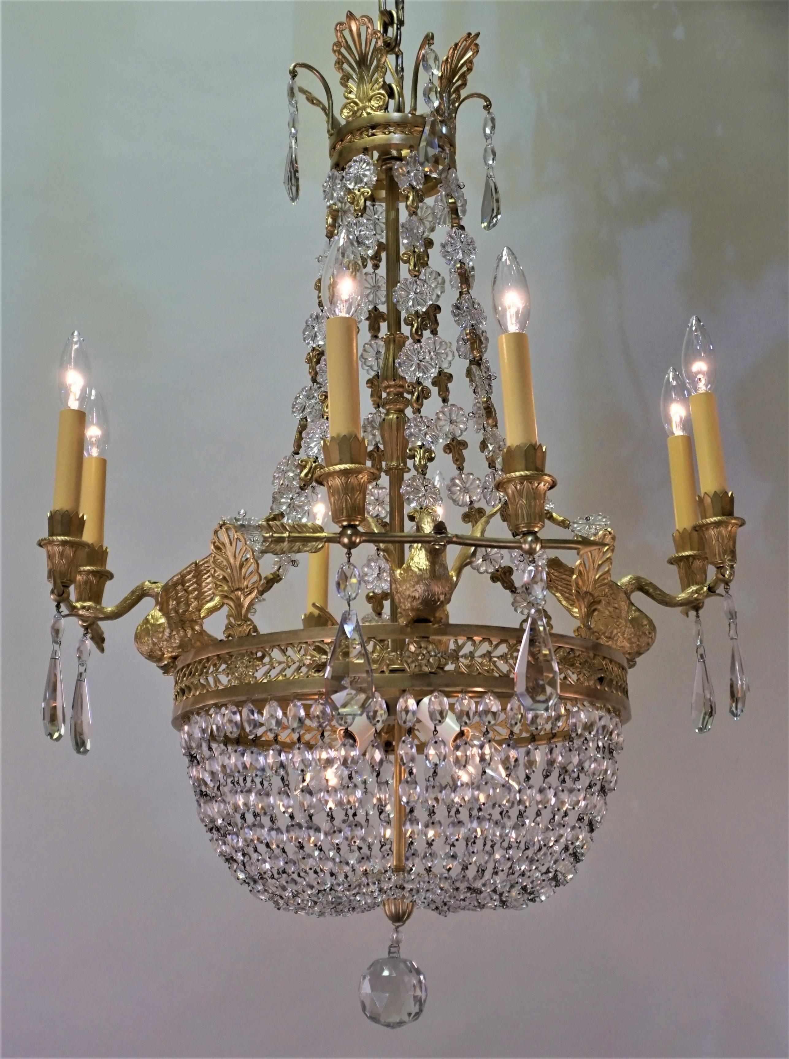 French Early 20th Century Gilt Bronze and Crystal Chandelier For Sale 4