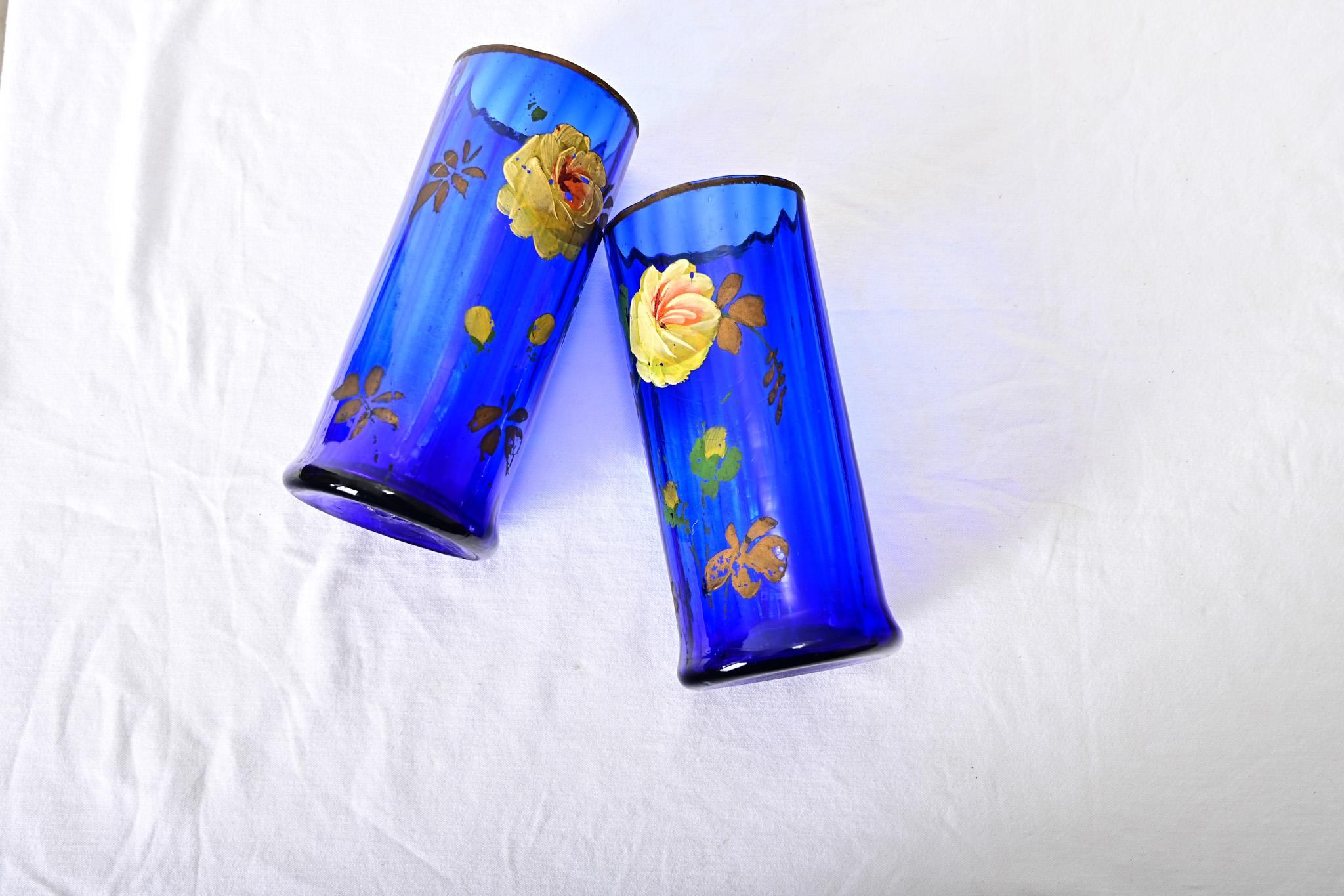 French Early 20th Century Hand Painted Vases For Sale 2