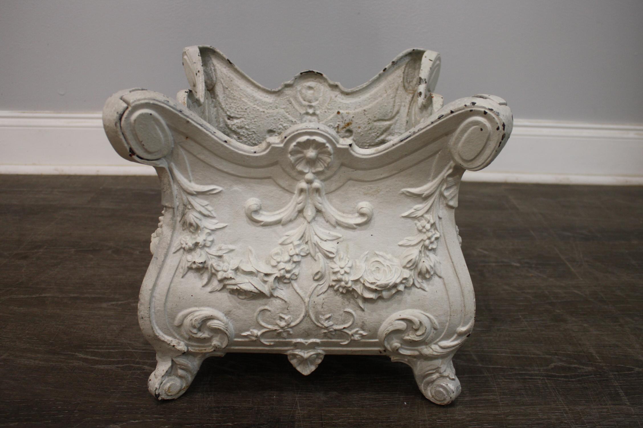 Louis XV French Early 20th Century Jardiniere For Sale