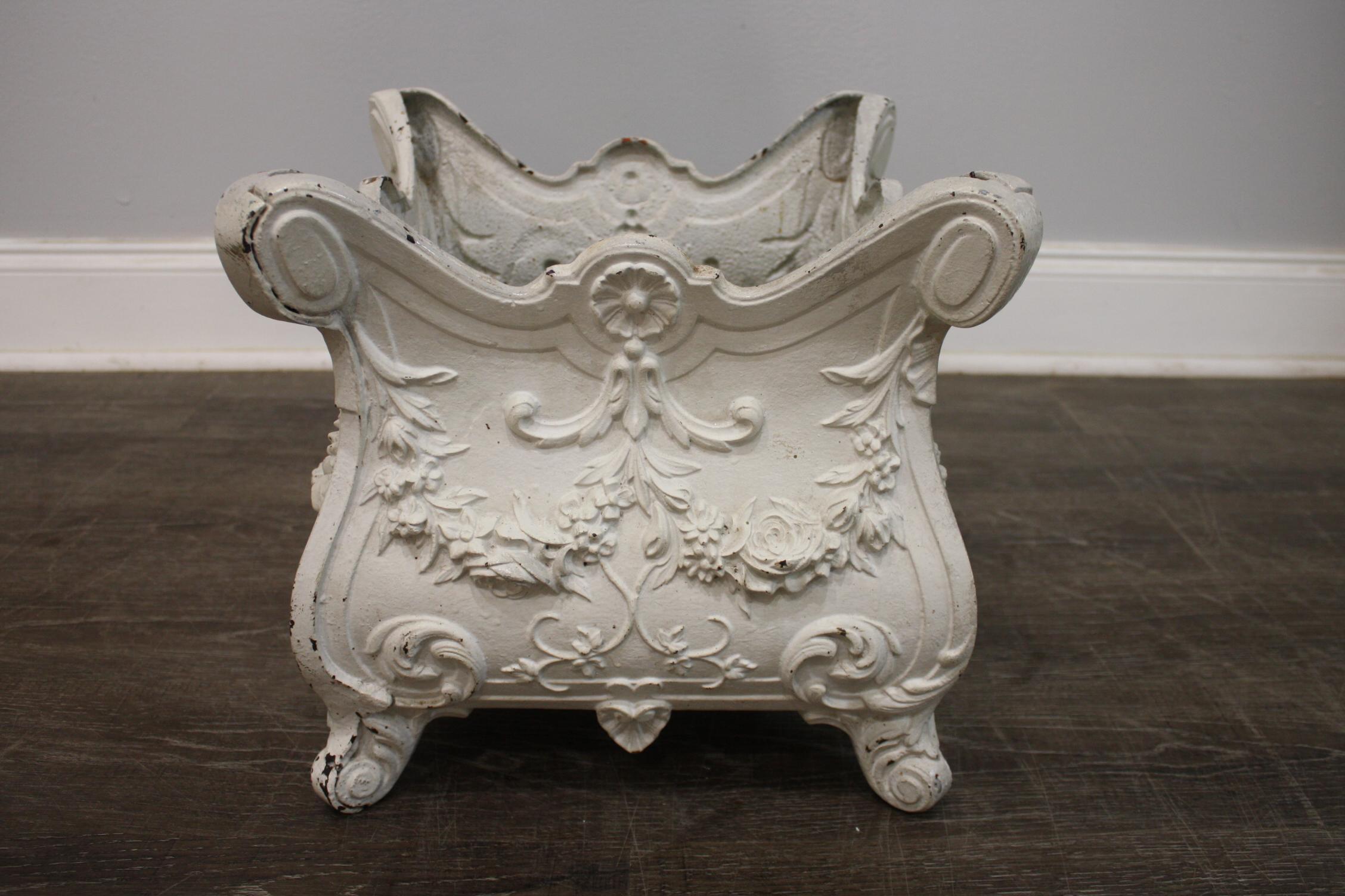 French Early 20th Century Jardiniere In Good Condition For Sale In Stockbridge, GA