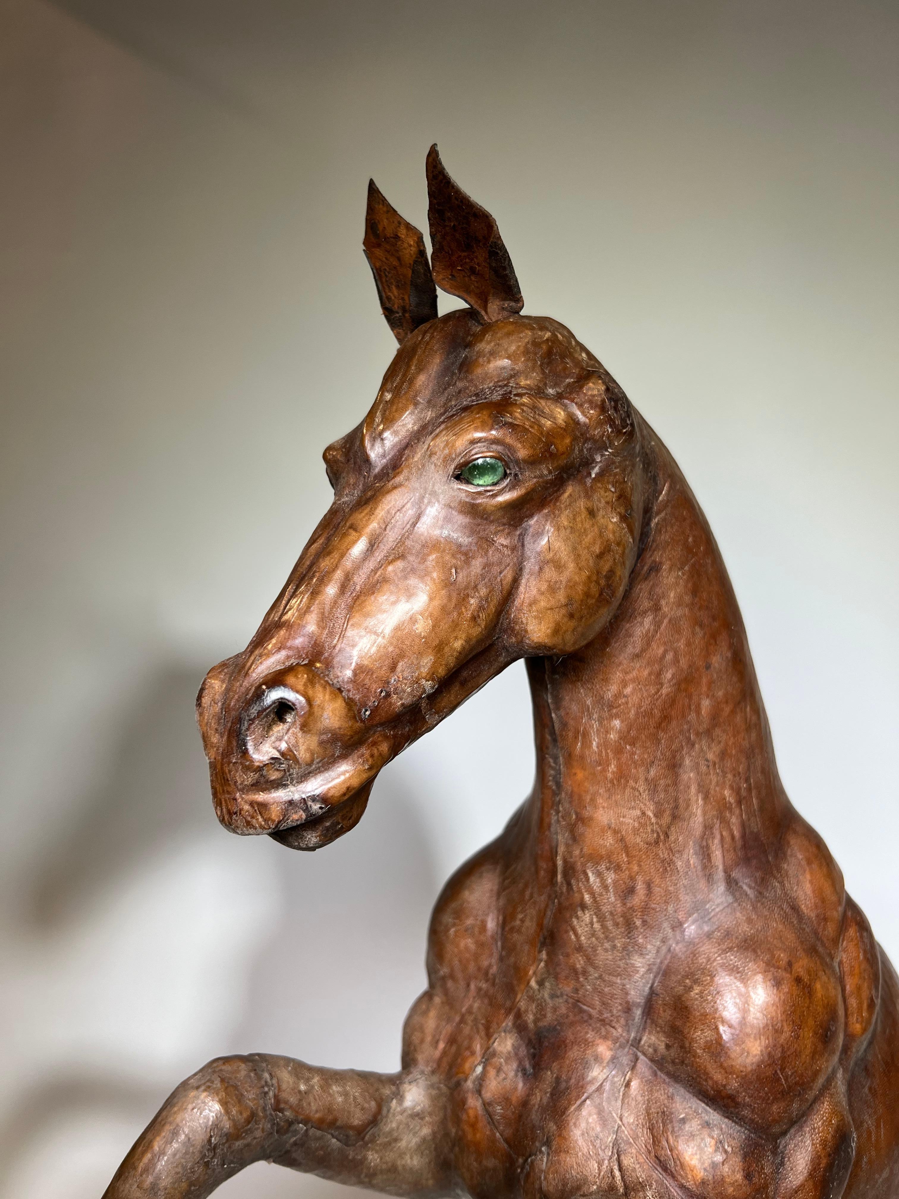 Sculpture de cheval en cuir française du début du 20e siècle en vente 8