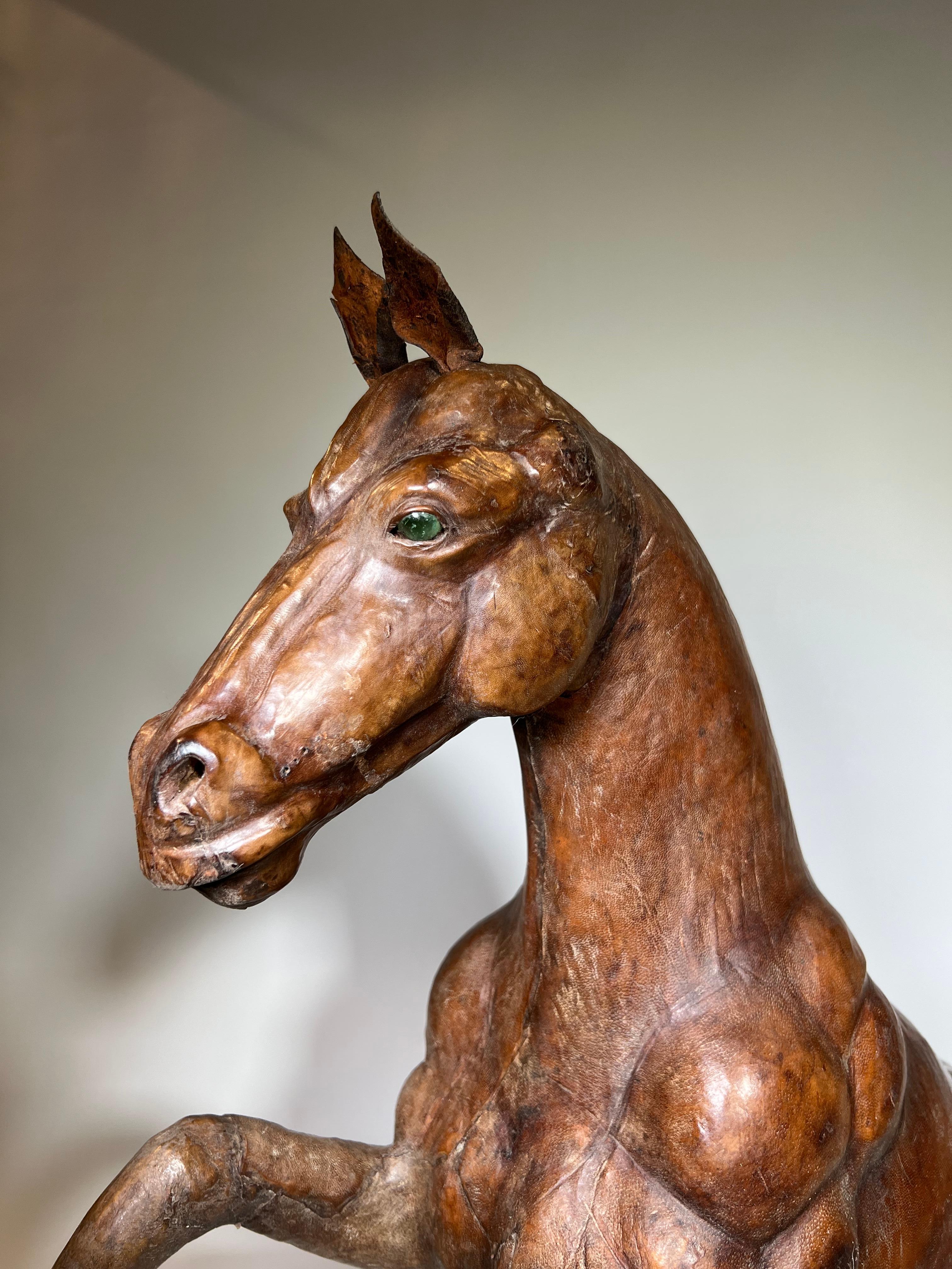 Sculpture de cheval en cuir française du début du 20e siècle en vente 9