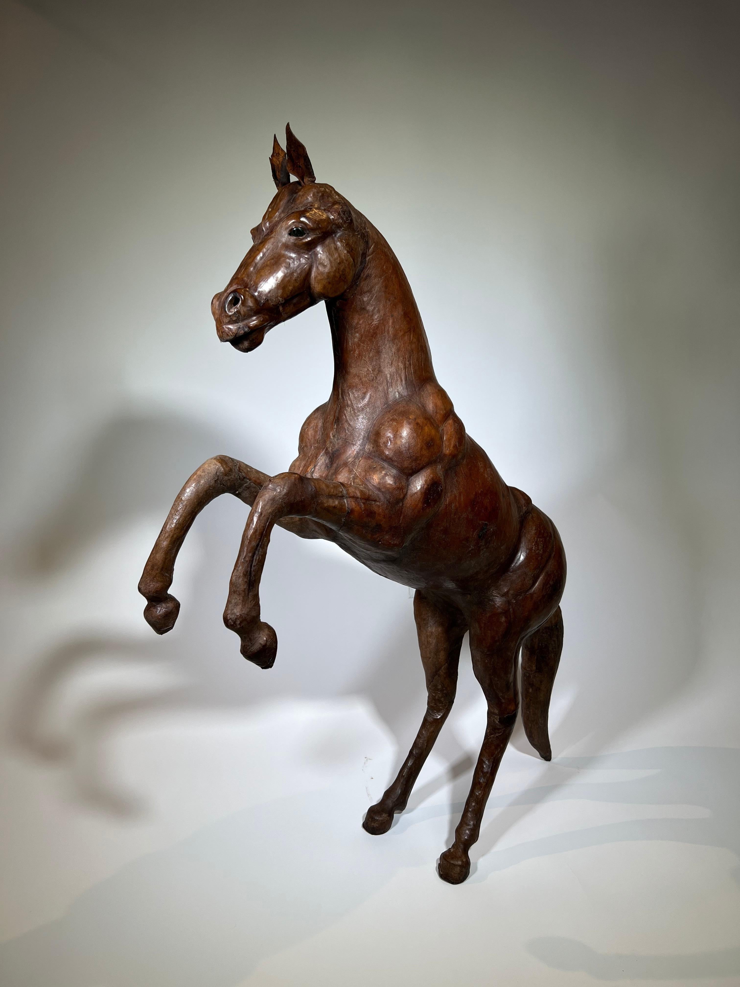Sculpture de cheval en cuir française du début du 20e siècle en vente 1