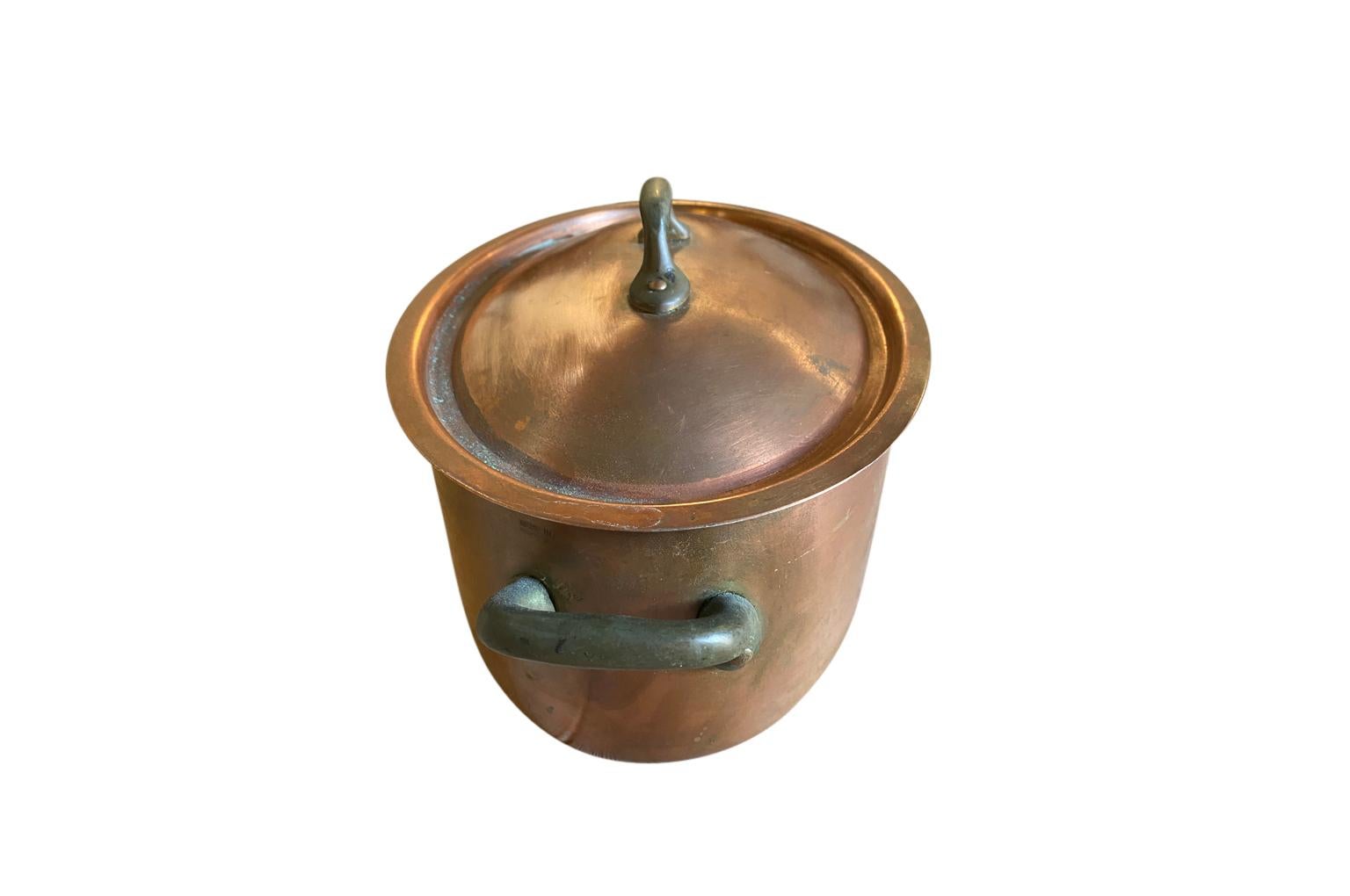 Pot à couvercle en cuivre français du début du 20e siècle en vente 4