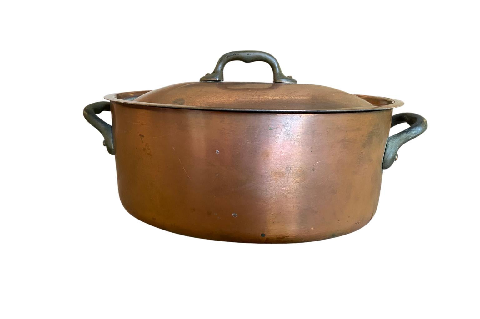 French Early 20th Century Lidded Copper Pot For Sale 1