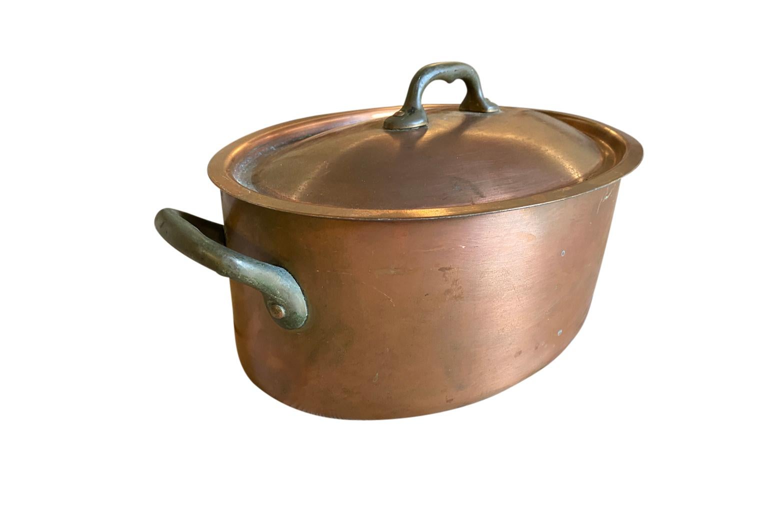 20ième siècle Pot à couvercle en cuivre français du début du 20e siècle en vente
