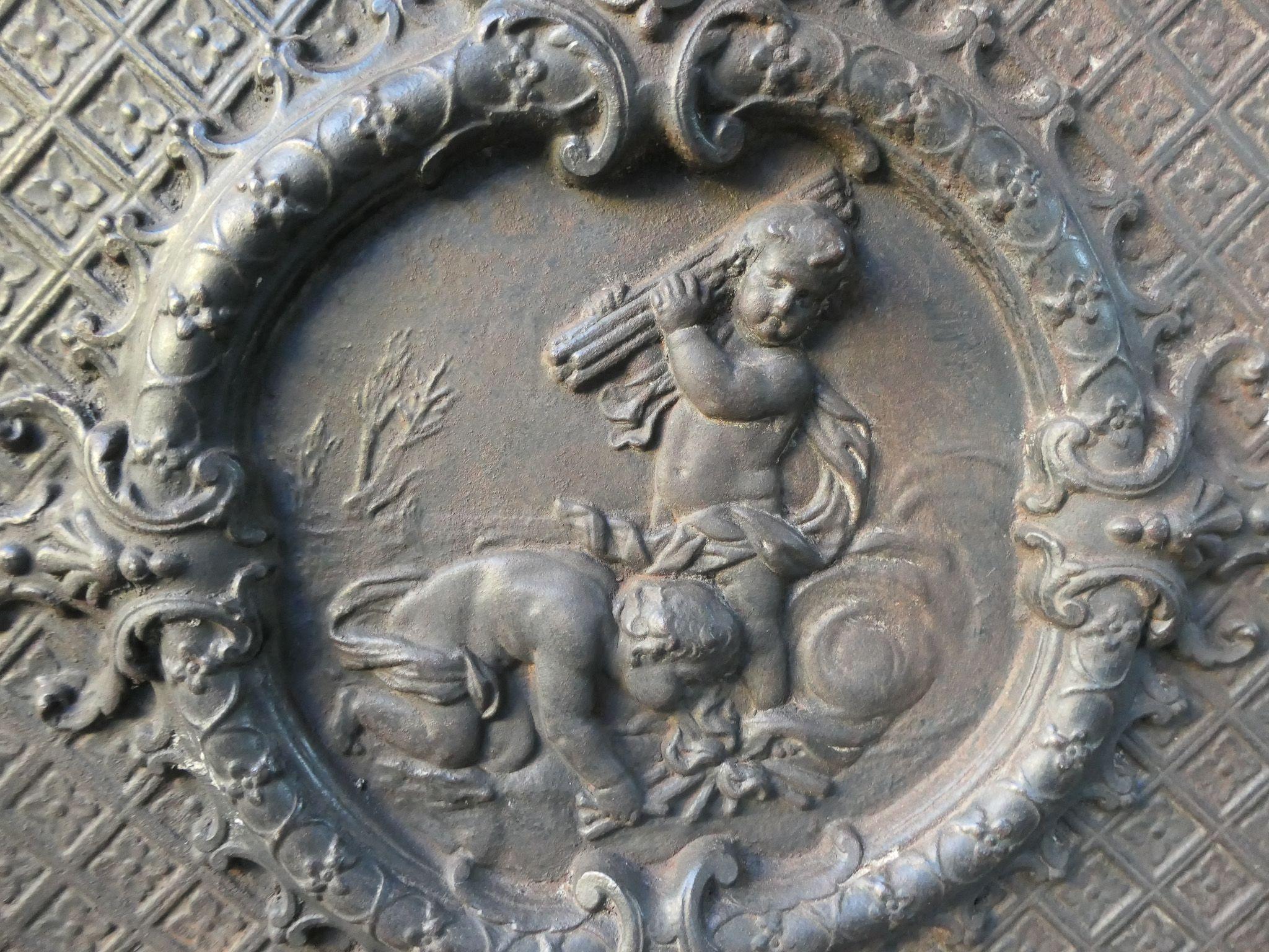 French Early 20th Century Louis XV Style 'Cupids' Fireback / Backsplash. For Sale 2