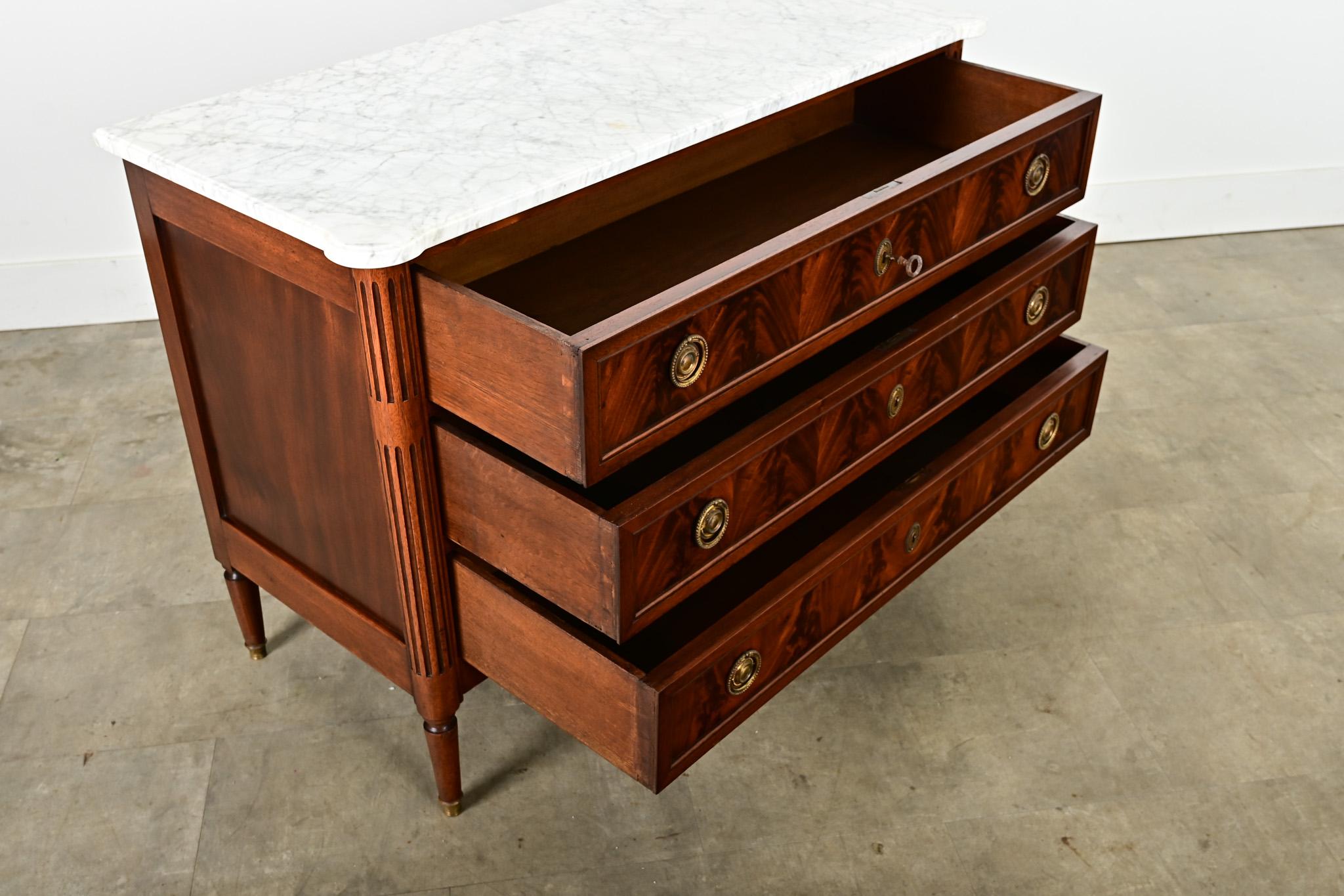 French Early 20th Century Louis XVI Style Commode For Sale 2