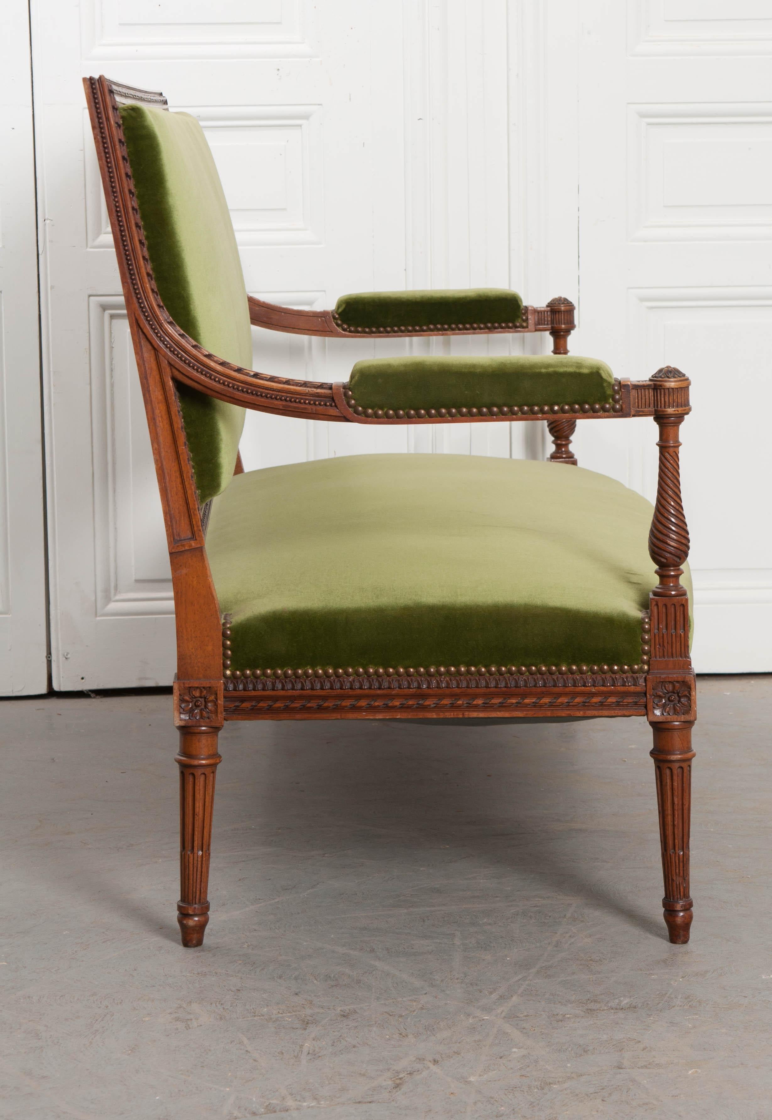 French Early 20th Century Louis XVI Style Upholstered Settee 2