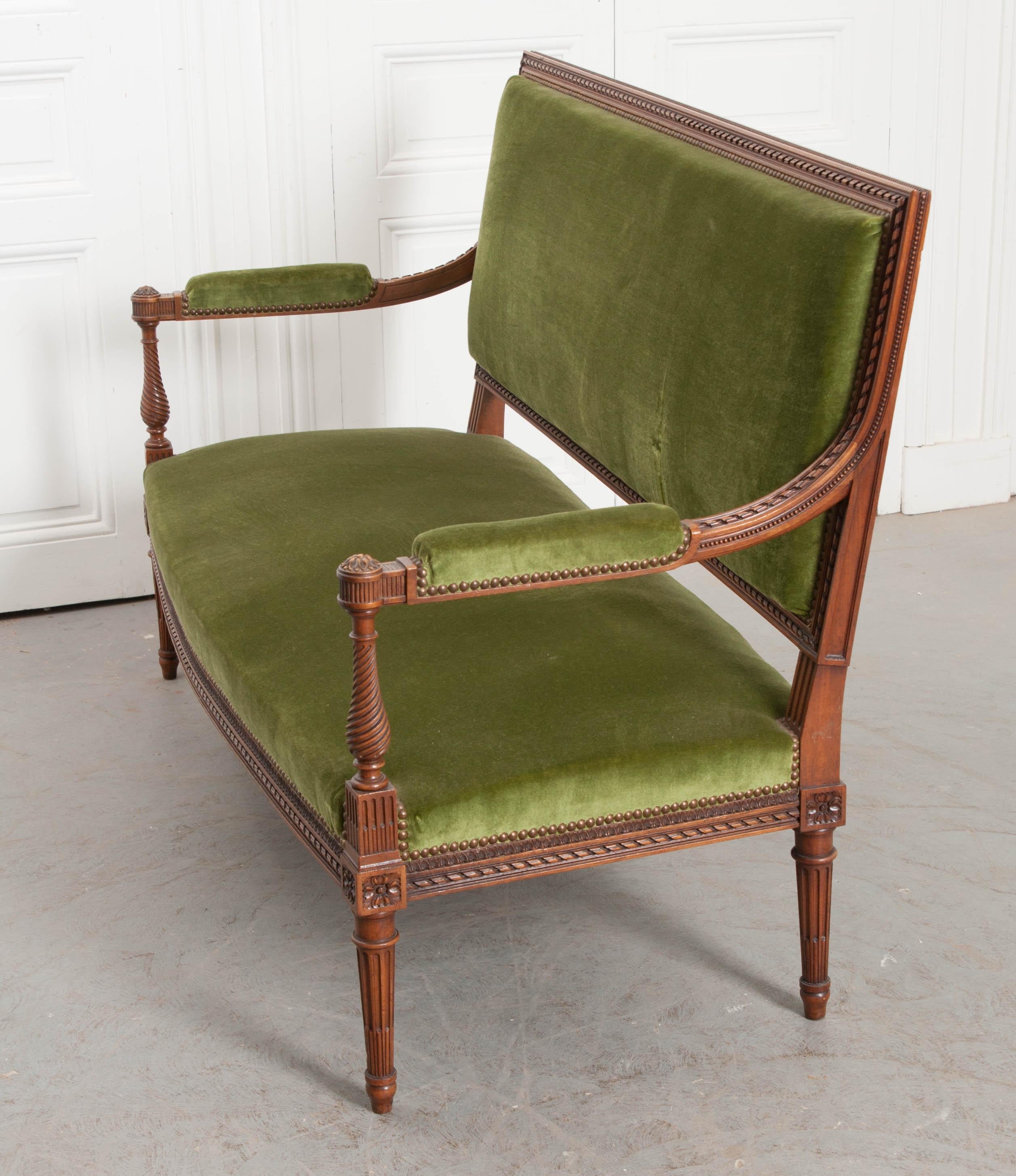 French Early 20th Century Louis XVI Style Upholstered Settee 3