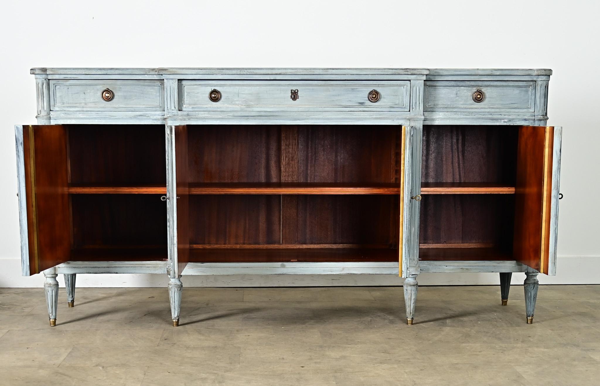 Französisch Anfang 20. Jahrhundert Mahagoni Louis XVI Stil Enfilade (Messing) im Angebot