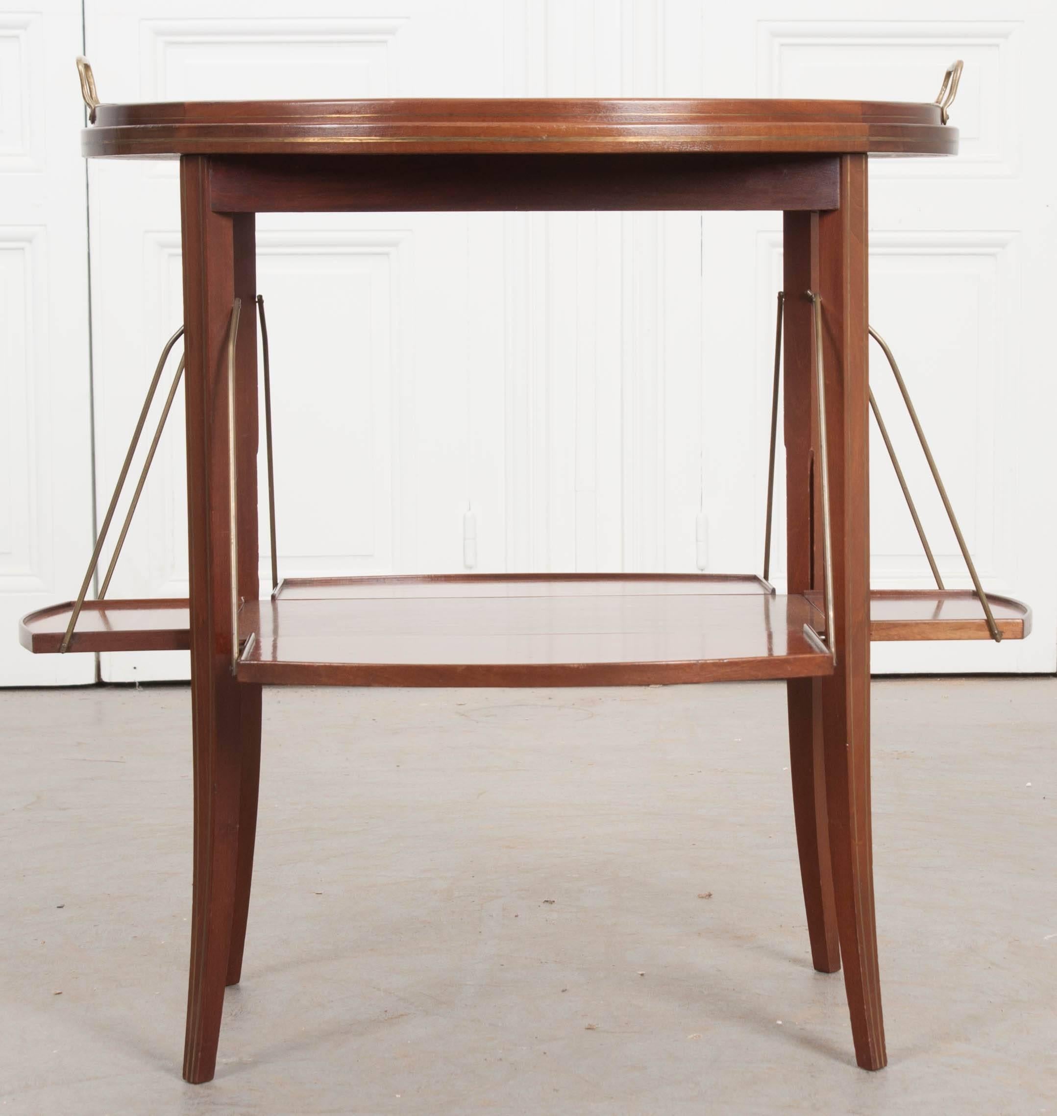 French Early 20th Century Oval Mahogany Tea Table In Good Condition In Baton Rouge, LA