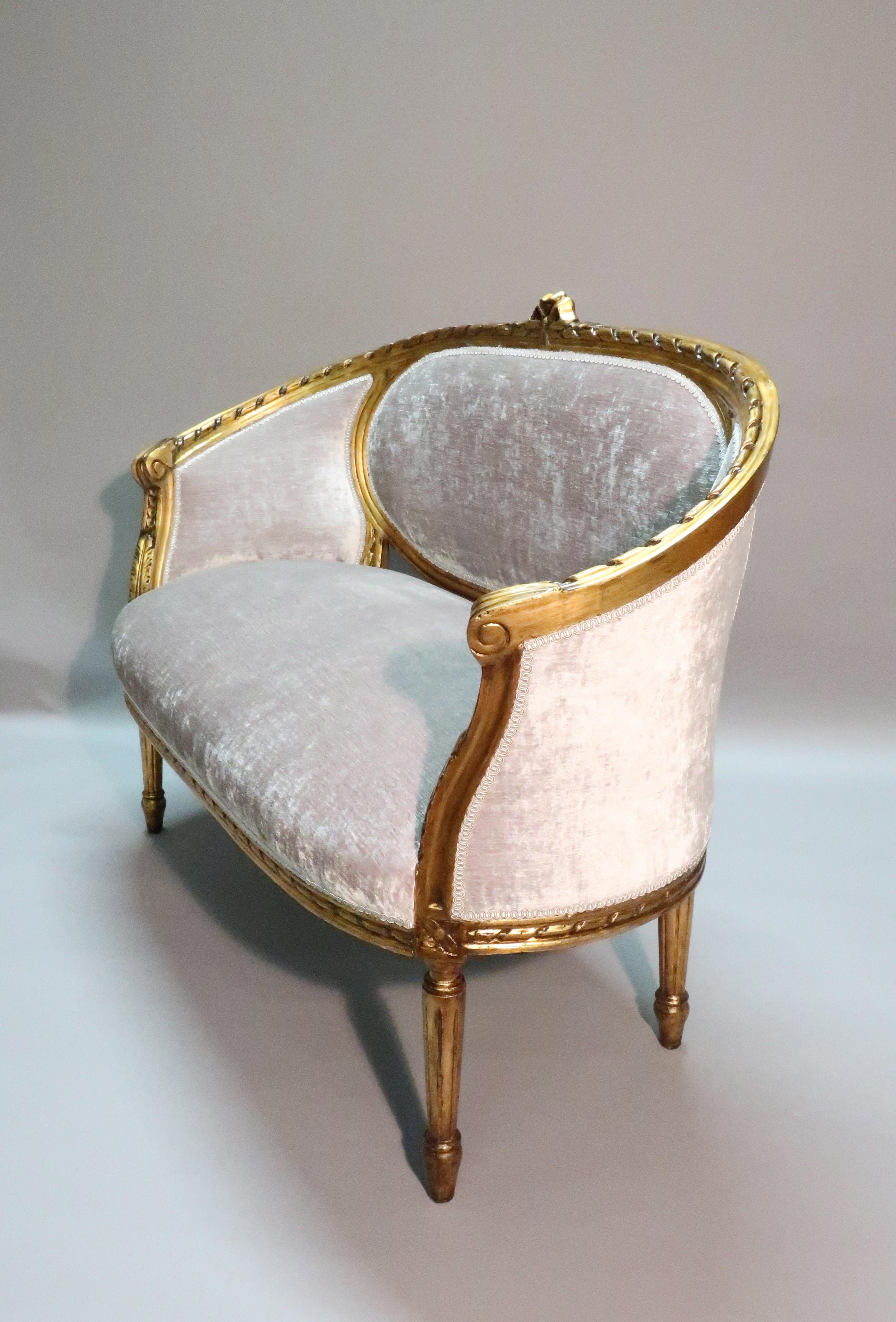 French Early 20th Century Two-Seat Gilded Corbeille Sofa 2