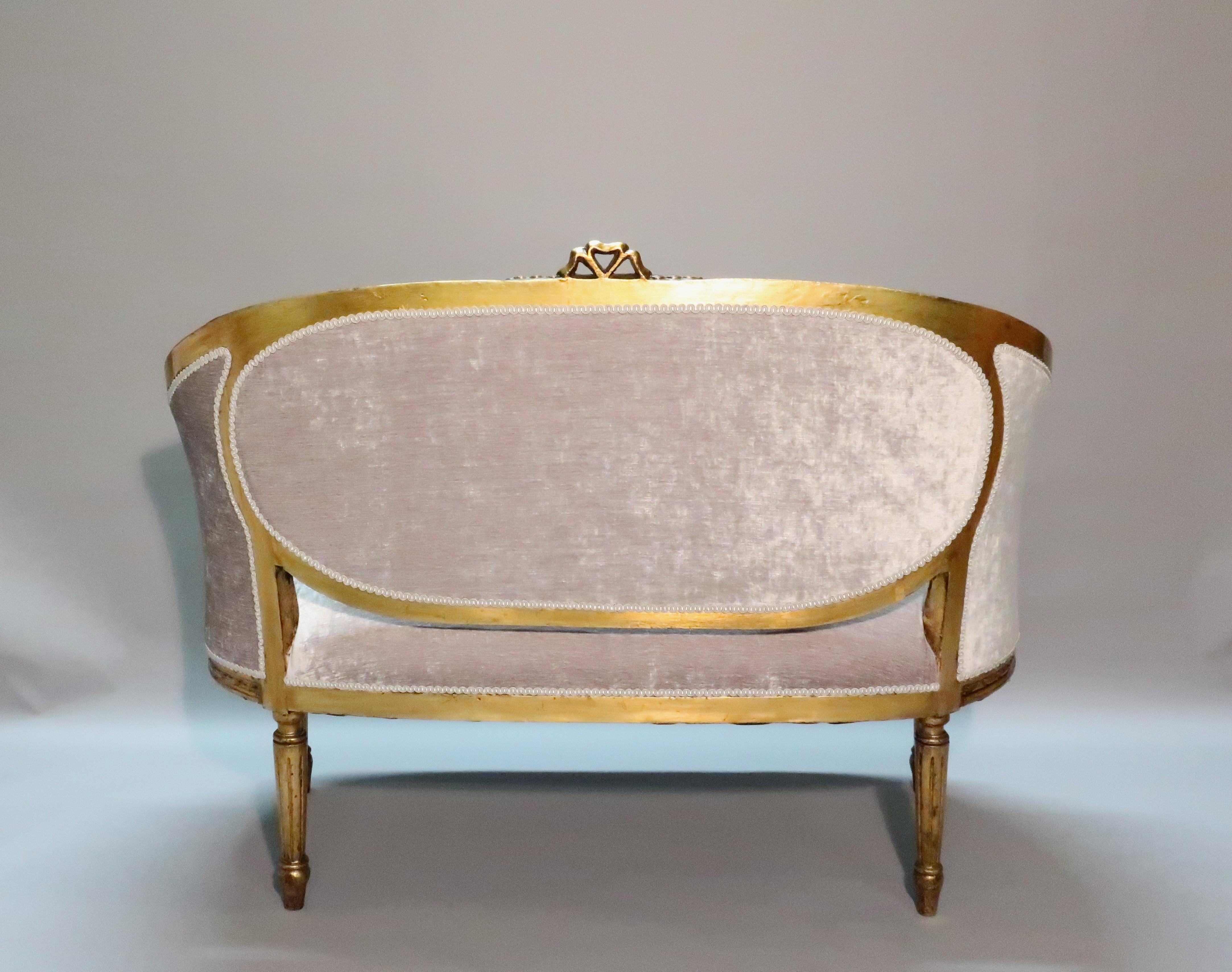 French Early 20th Century Two-Seat Gilded Corbeille Sofa 3