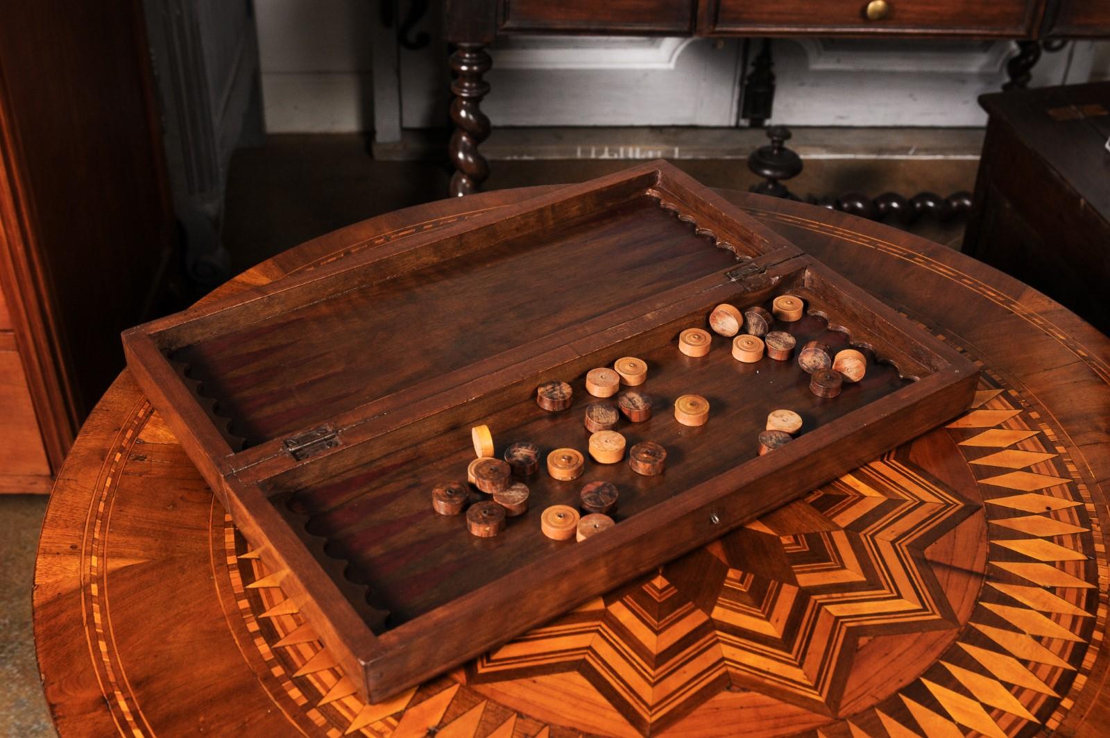 French Early 20th Century Walnut Backgammon Box with Inlaid Motifs on the Top 1