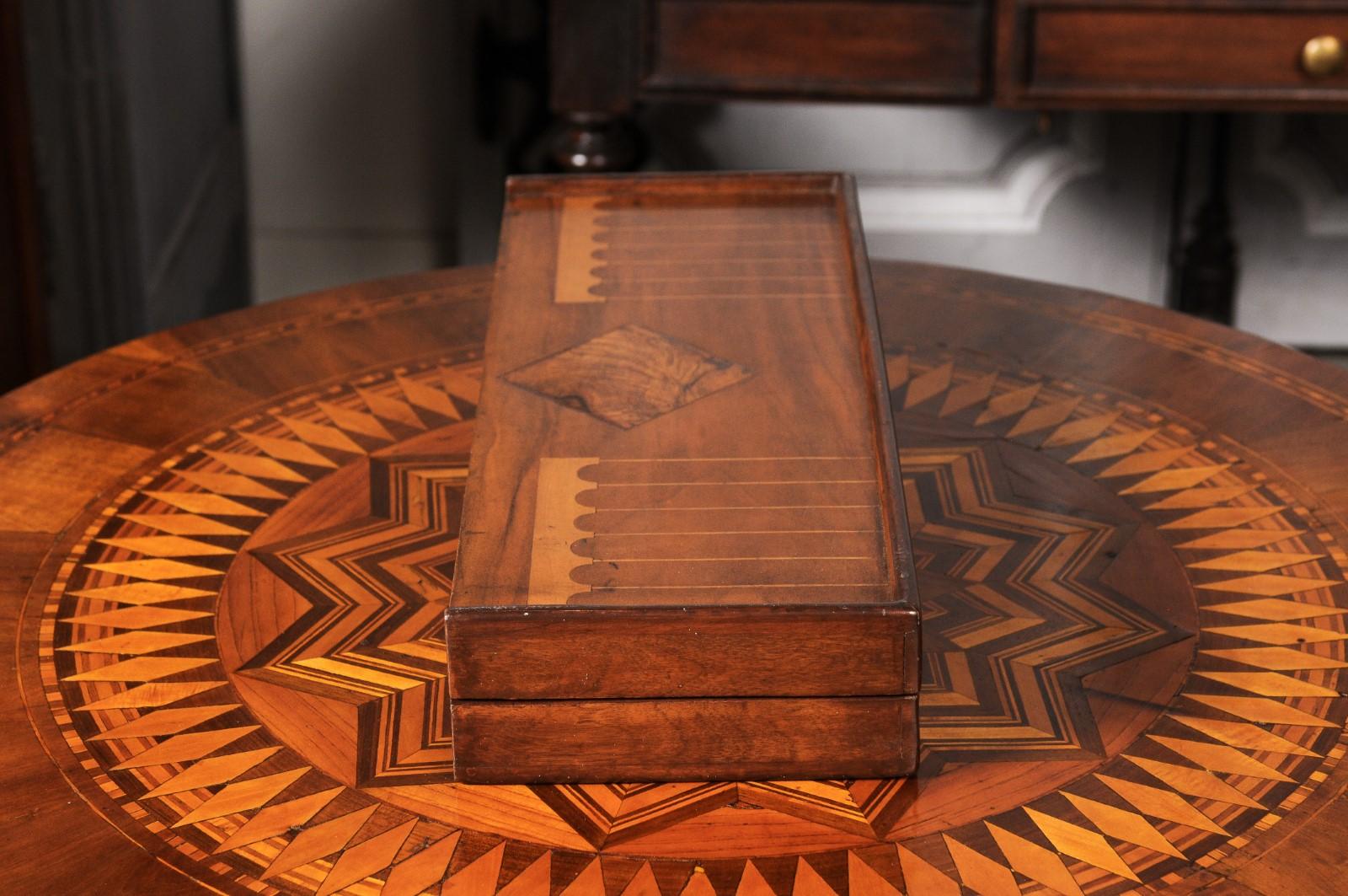 French Early 20th Century Walnut Backgammon Box with Inlaid Motifs on the Top 2