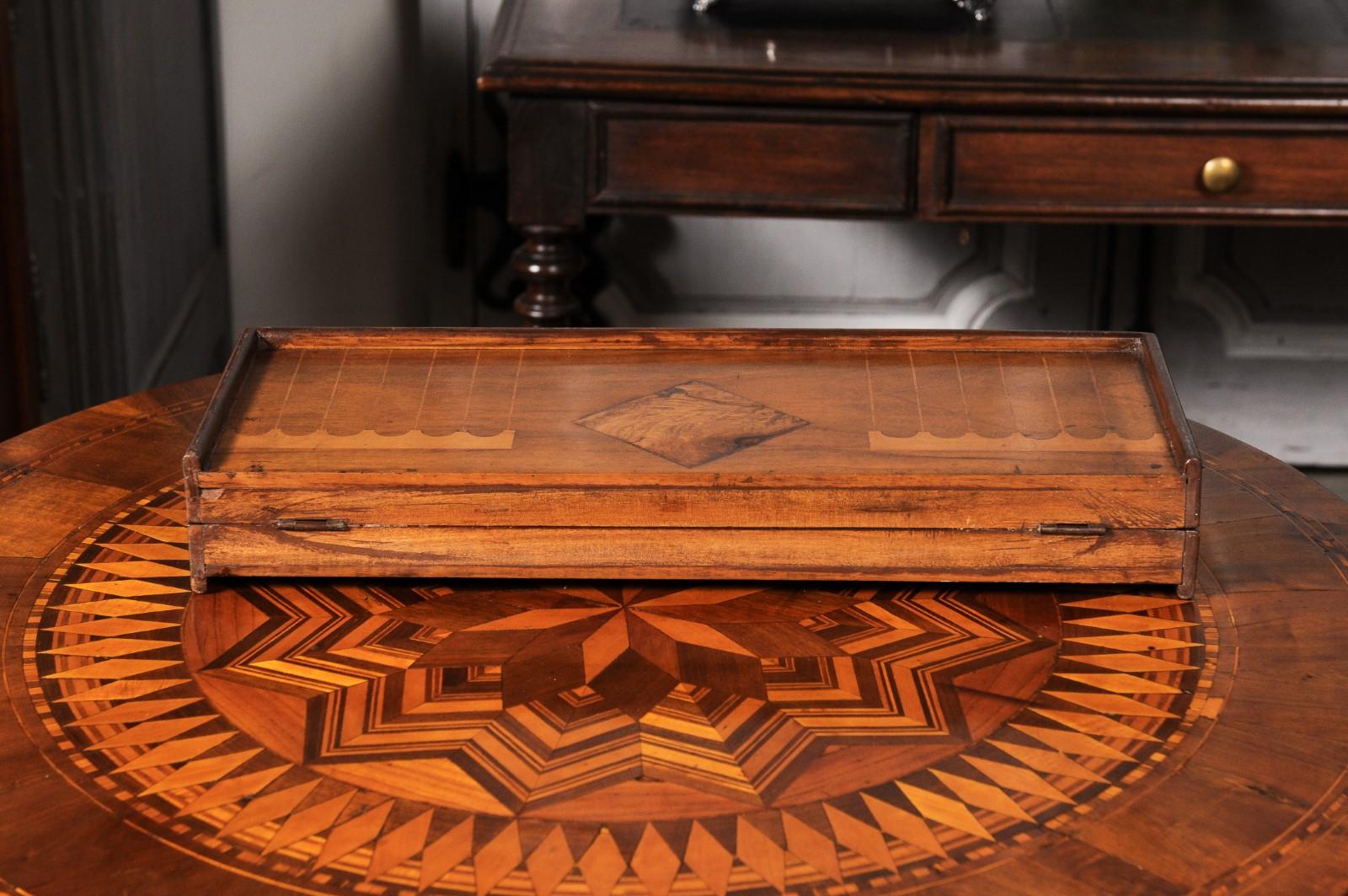 French Early 20th Century Walnut Backgammon Box with Inlaid Motifs on the Top 4