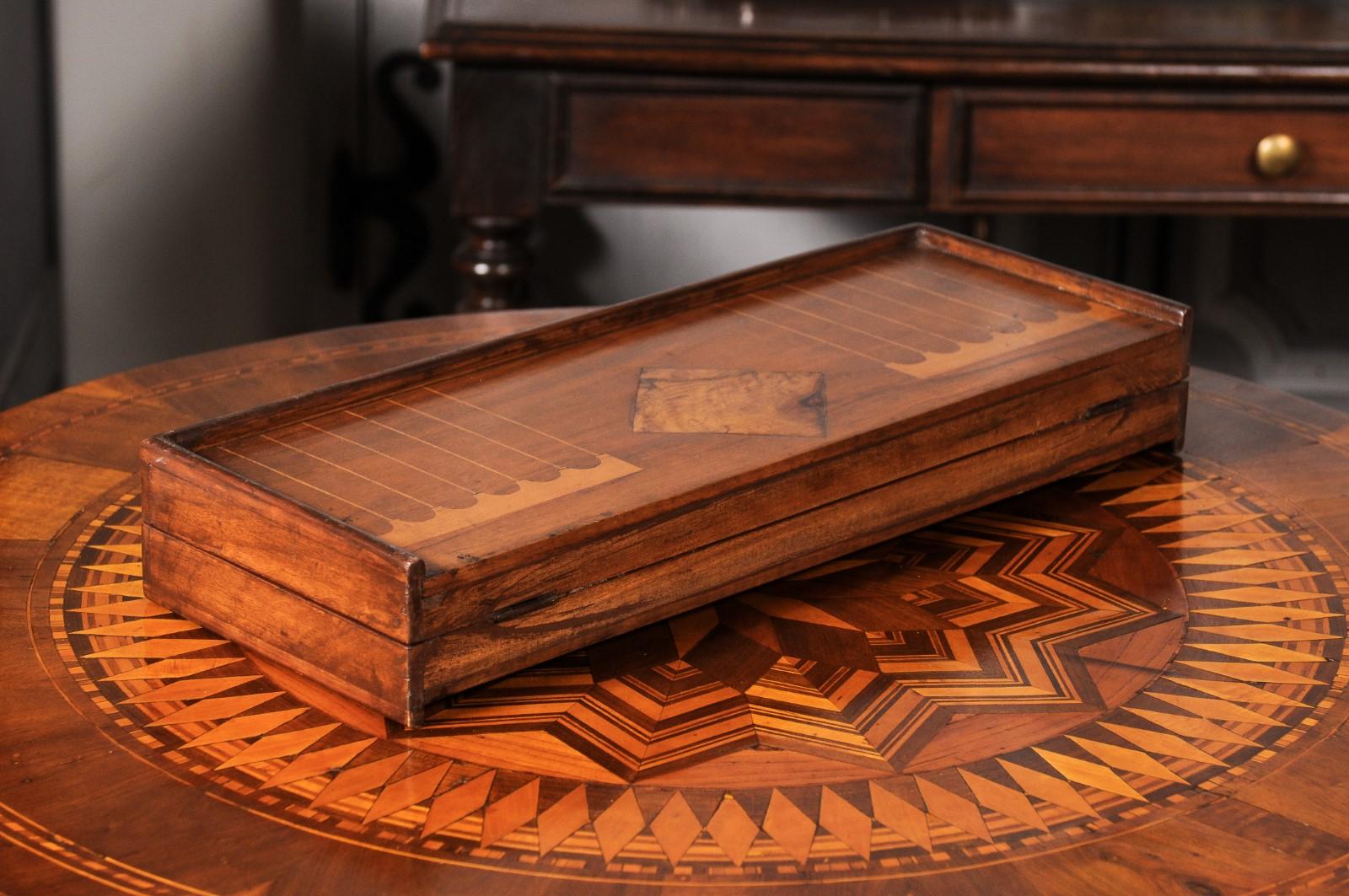 French Early 20th Century Walnut Backgammon Box with Inlaid Motifs on the Top 5