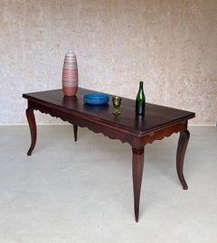 French Early 20th Century Walnut Farm Table with Cabriole Legs and Two Extension