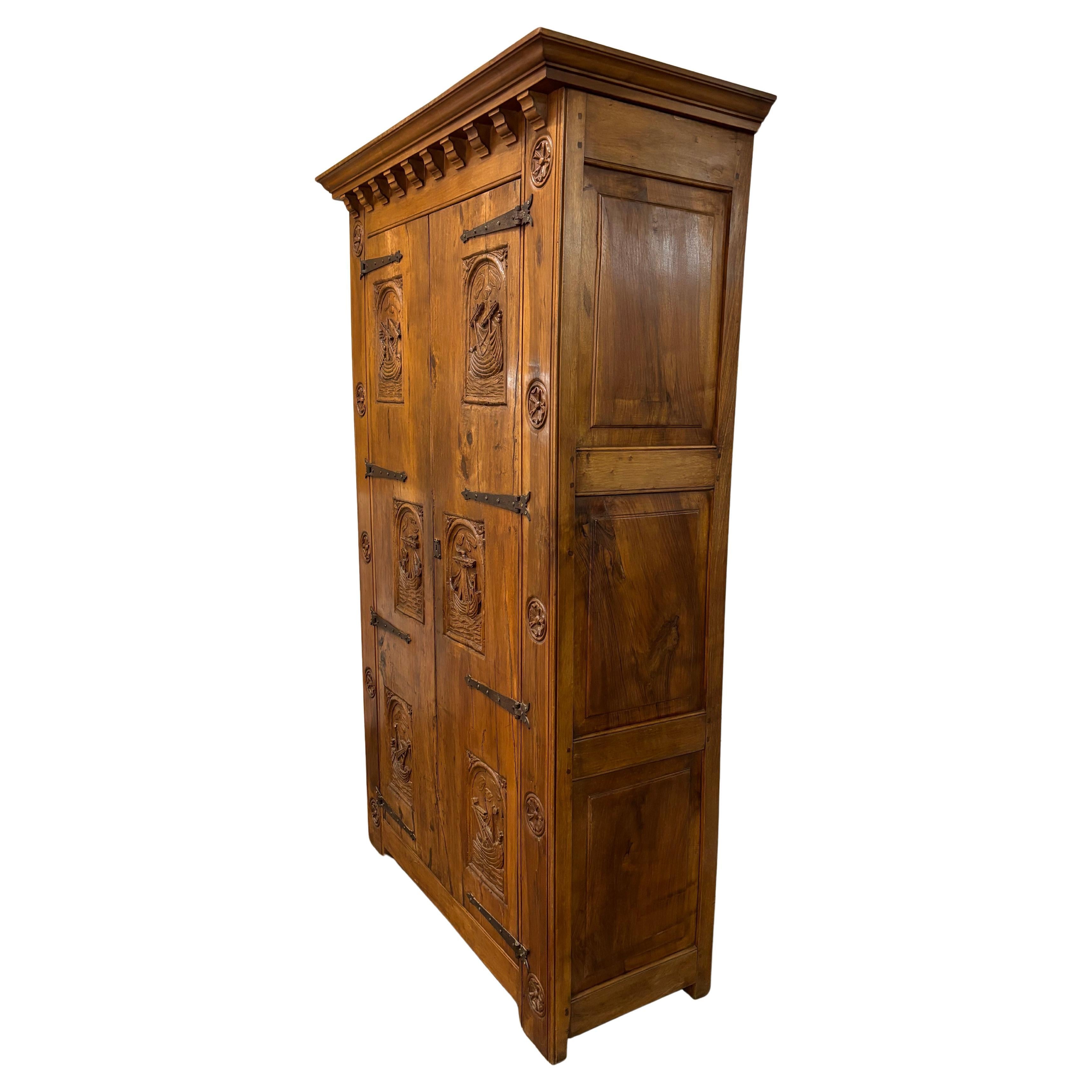 French Early 20th Century Wardrobe For Sale 6