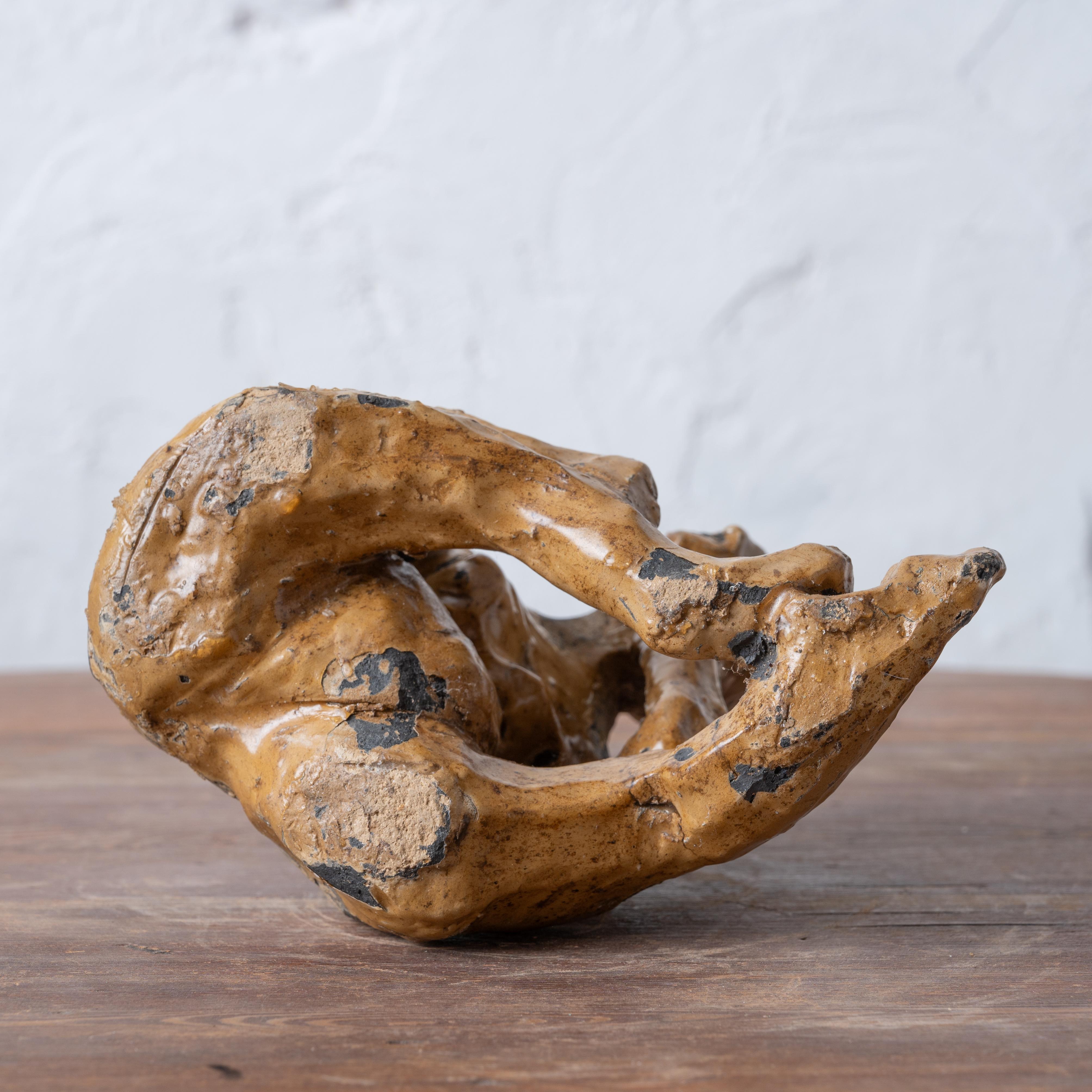 Escultura figurativa abstracta francesa de loza en venta 4