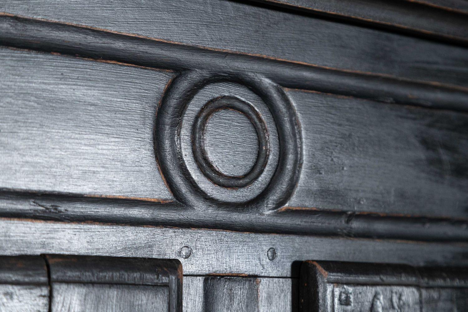 Credenza francese in quercia e noce ebanizzata del XVIII secolo in vendita 5