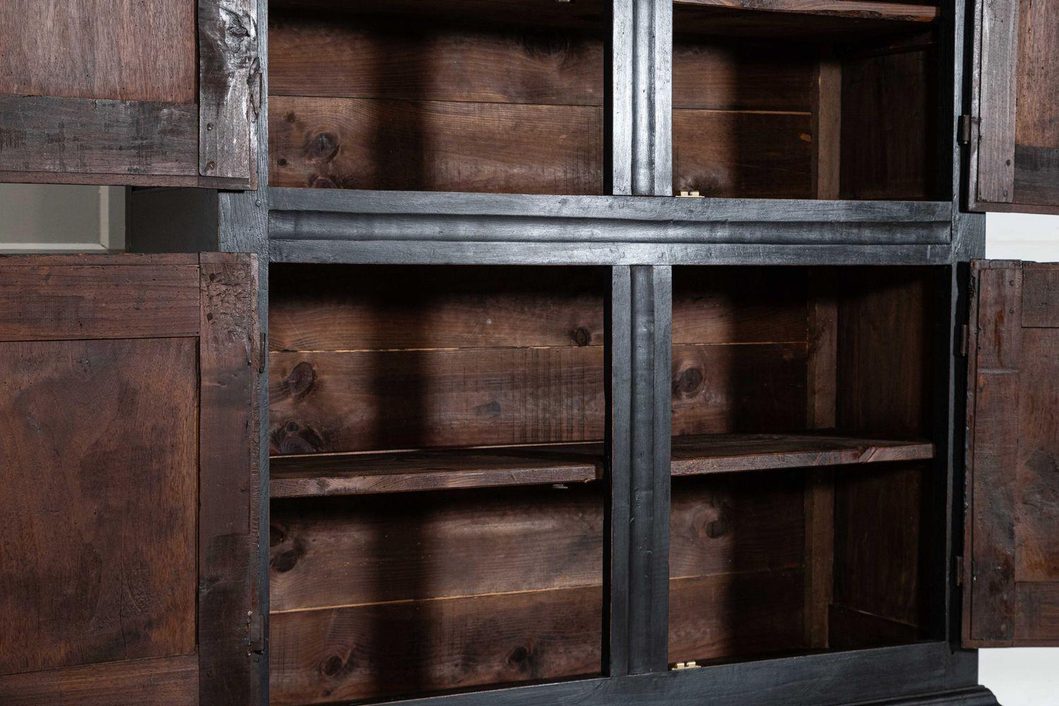 Credenza francese in quercia e noce ebanizzata del XVIII secolo in vendita 6