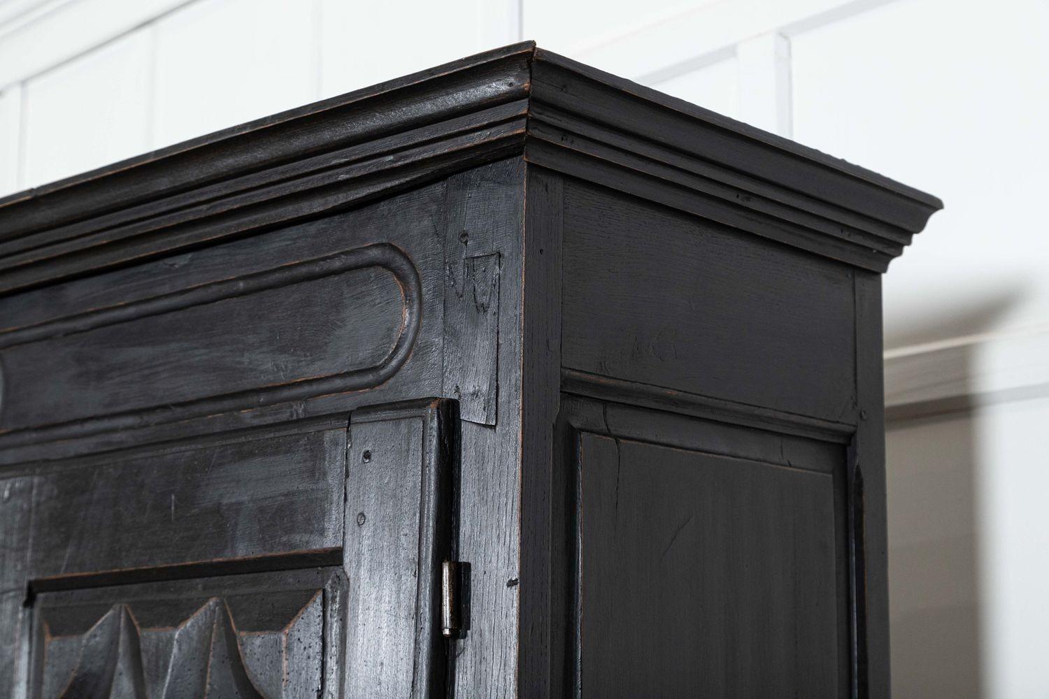 Credenza francese in quercia e noce ebanizzata del XVIII secolo in vendita 11