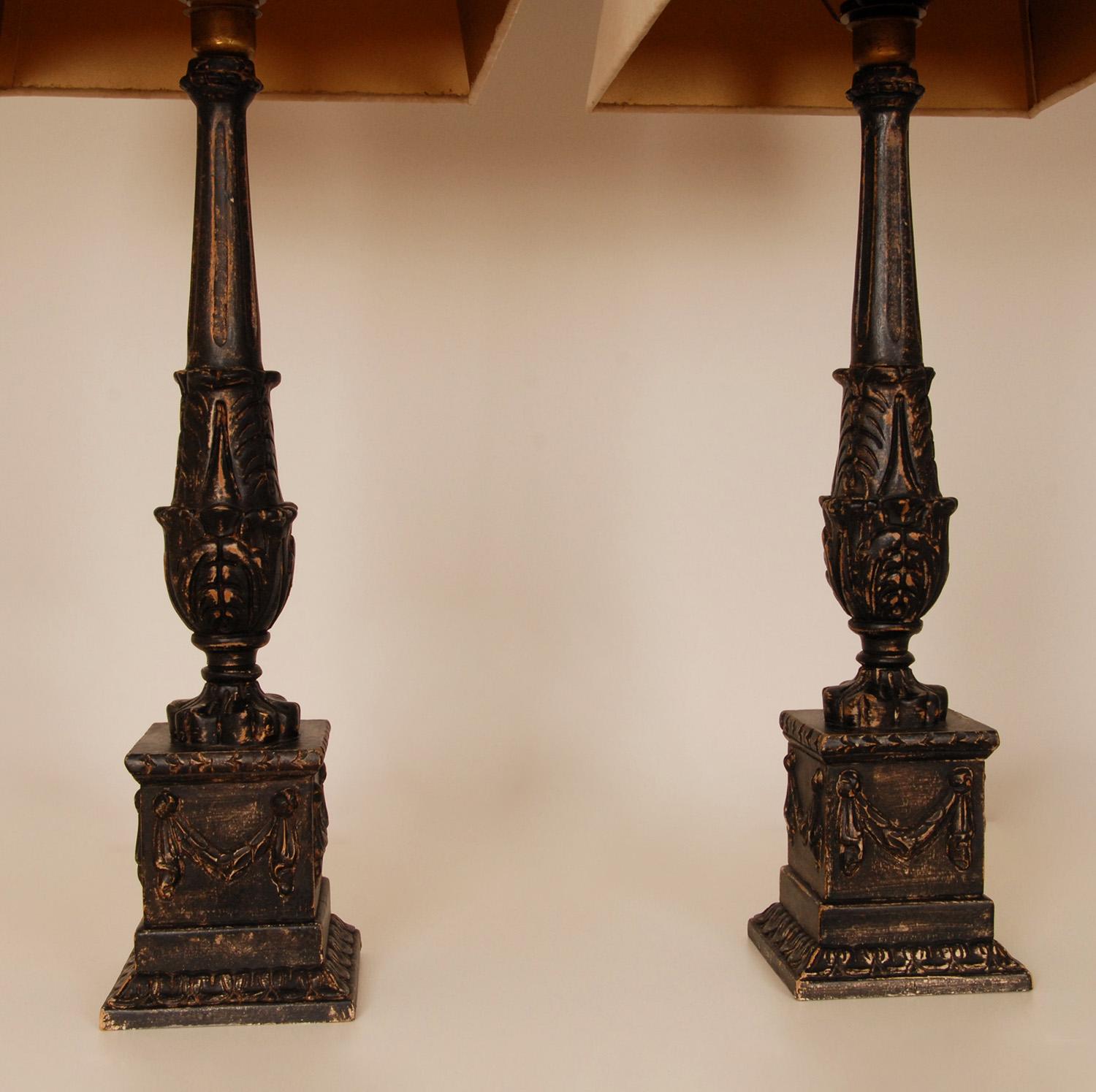 French Ebonised Lamps Neoclassical Carved Column Baroque Table lamps a pair  In Good Condition For Sale In Wommelgem, VAN