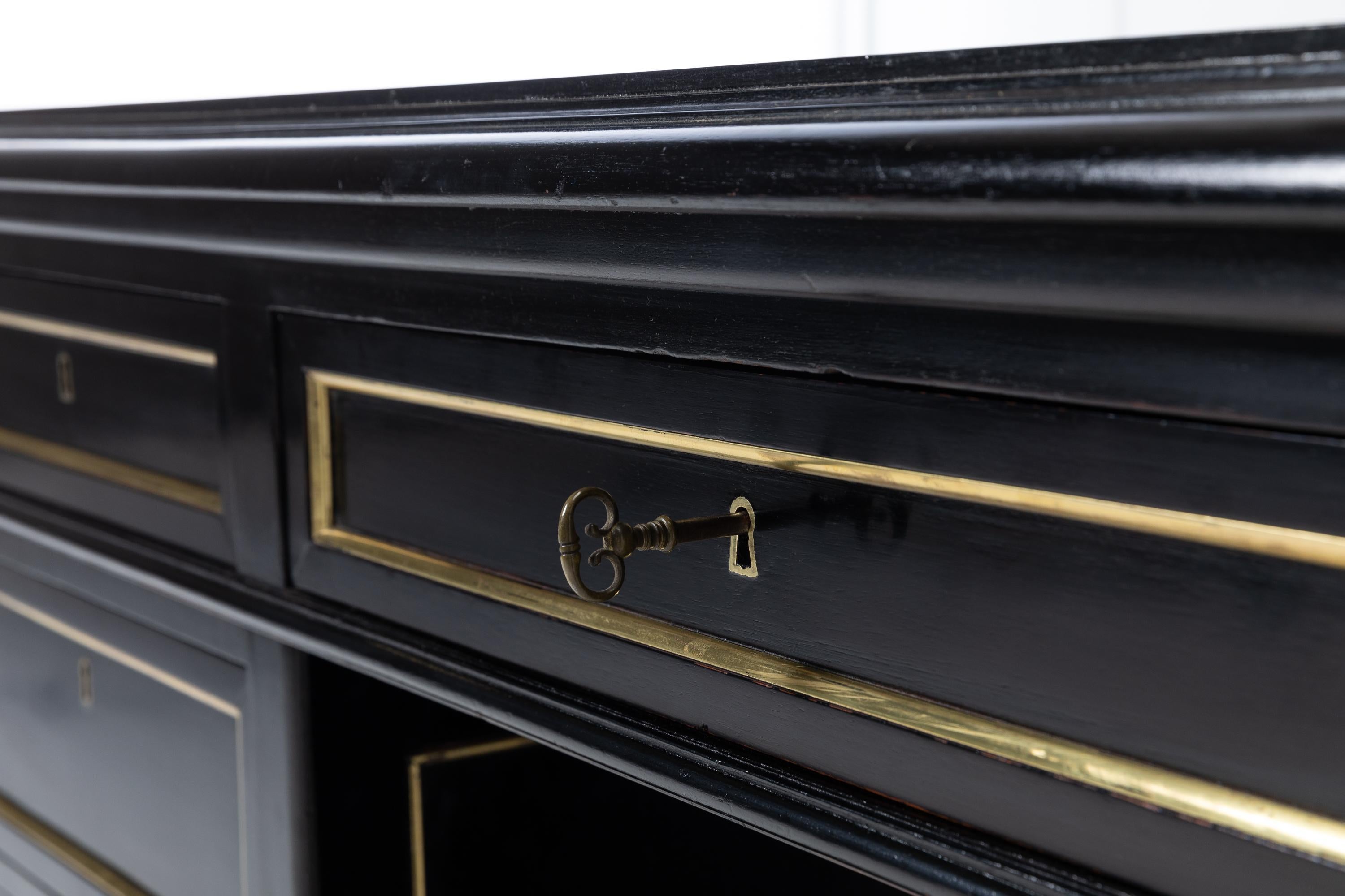 French Ebonised Pedestal Desk Circa 1900 In Good Condition For Sale In Gloucestershire, GB