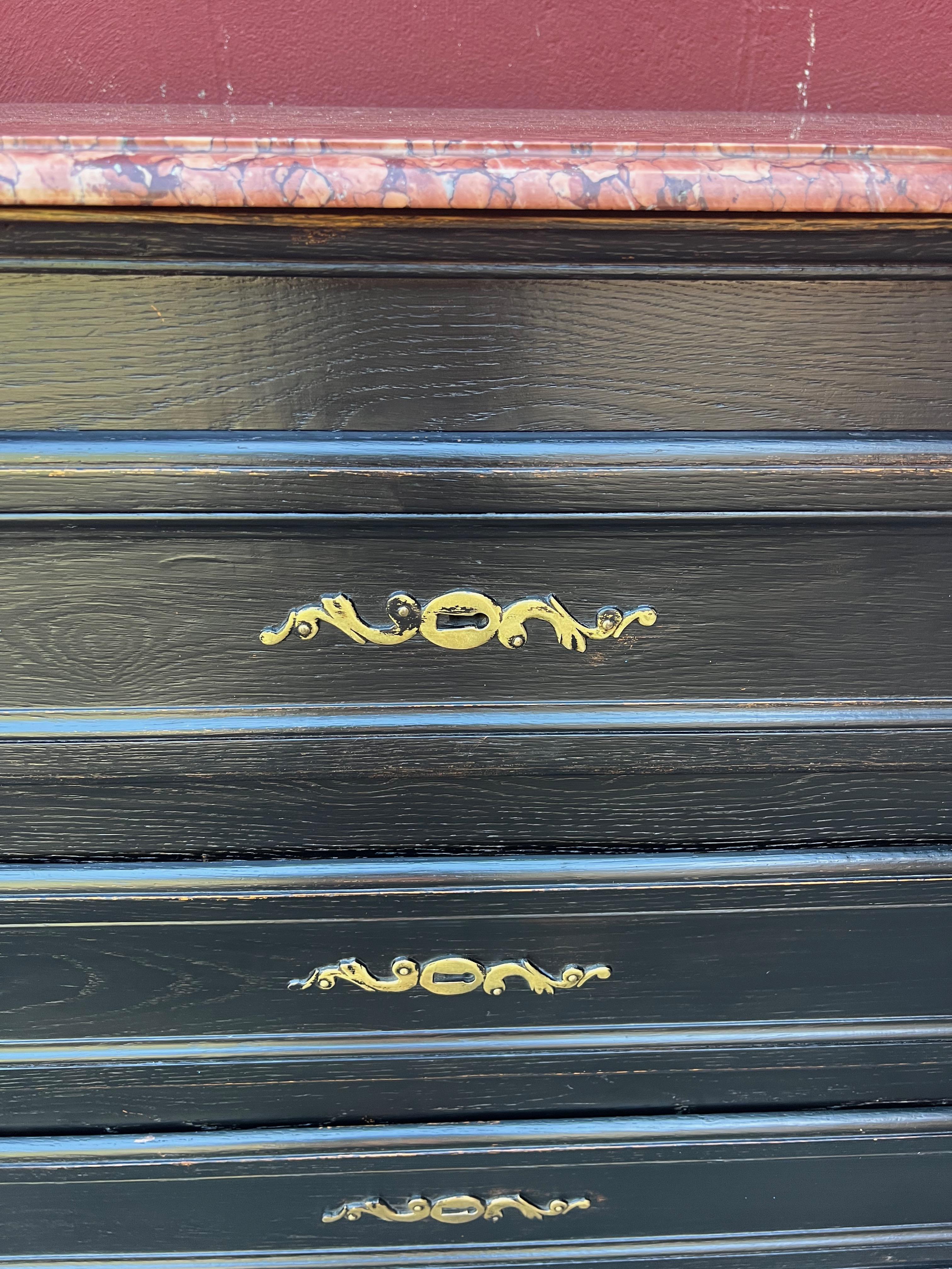 French Ebonized Chest of Drawers with Marble Top In Good Condition For Sale In Buchanan, NY