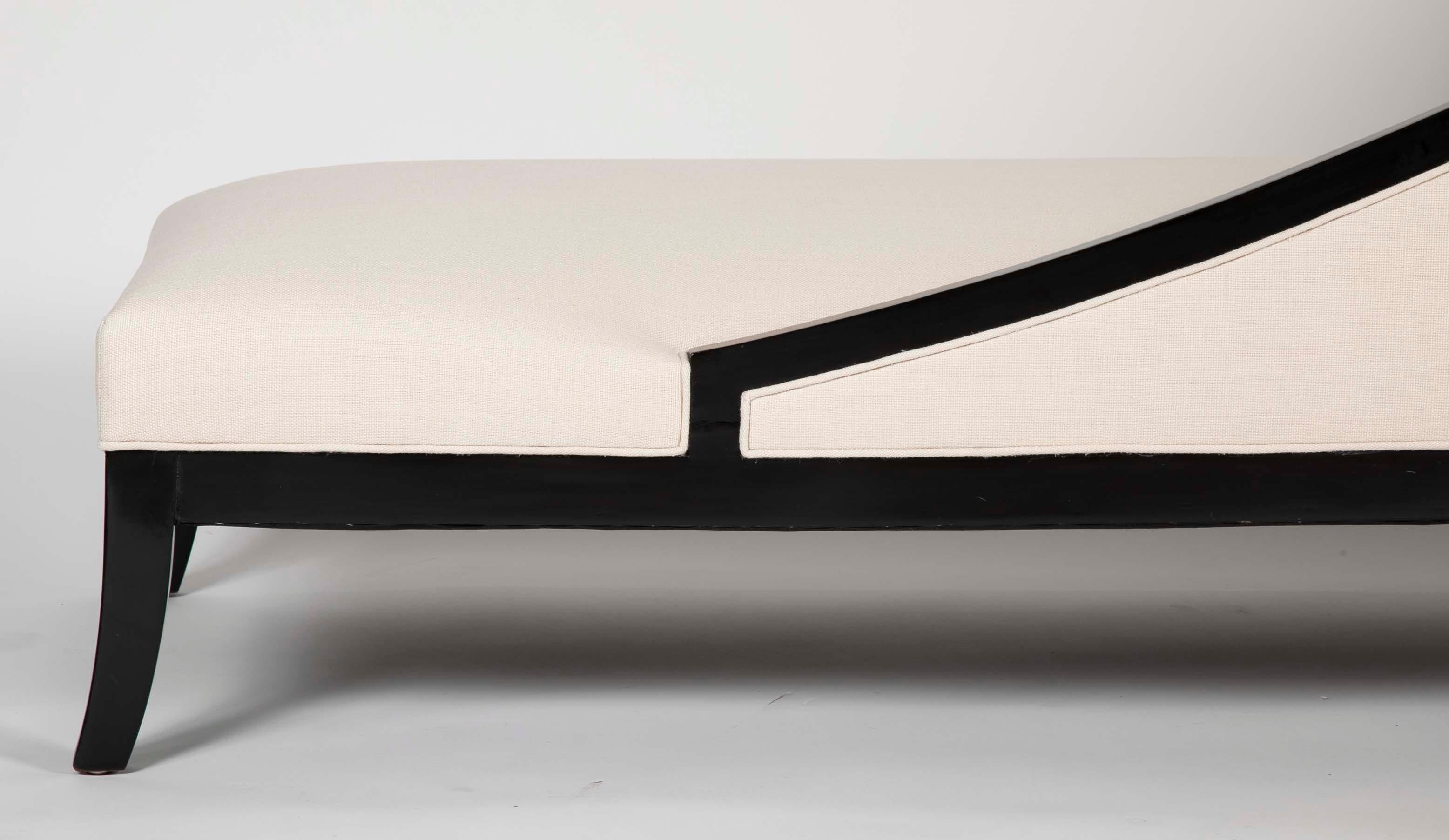 French Ebonized Daybed with Graceful Lines, circa 1930s For Sale 4