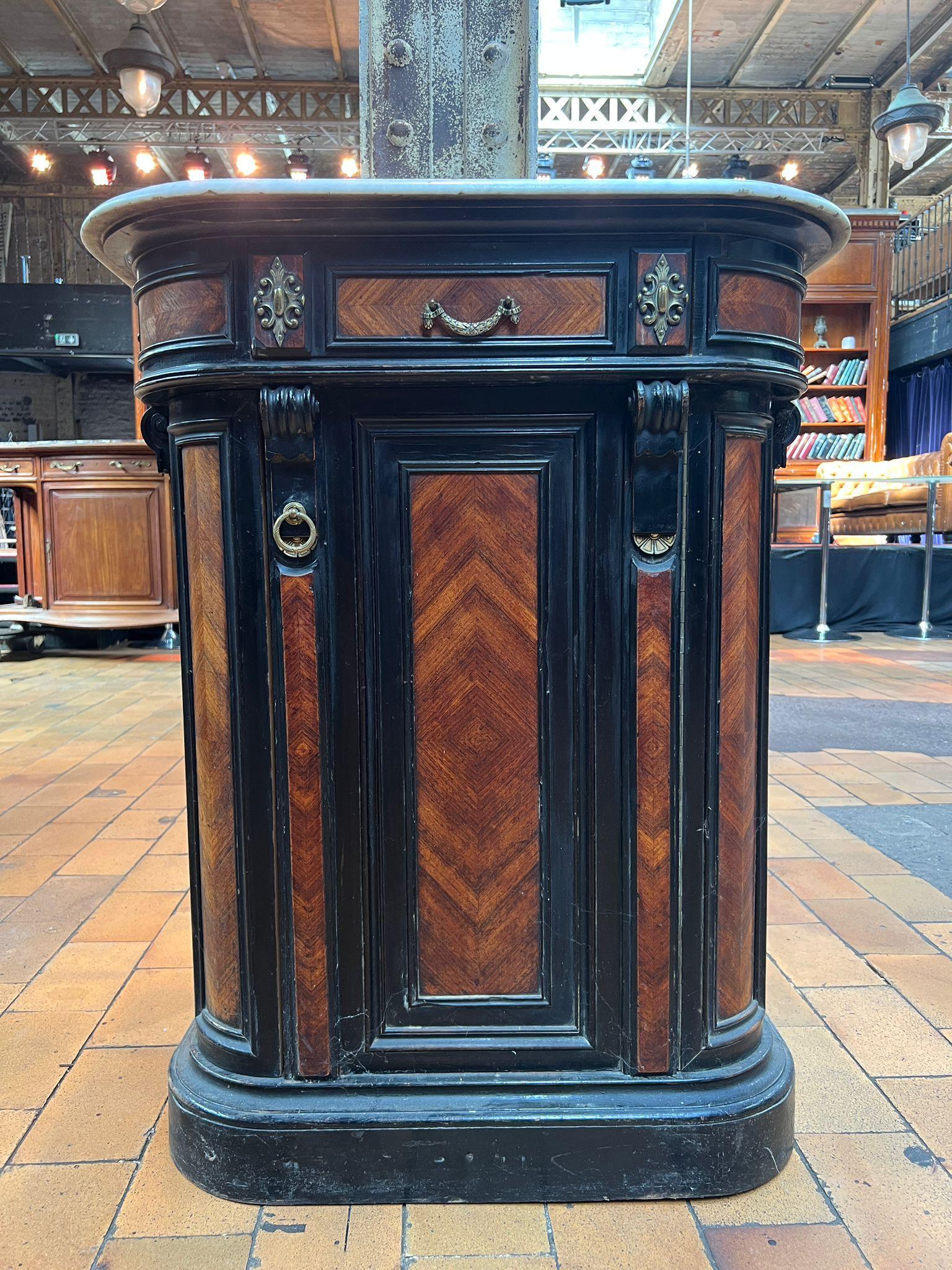 French Ebonized Side Cabinet with Marble Top, Late 19th Century In Good Condition For Sale In TOURCOING, FR
