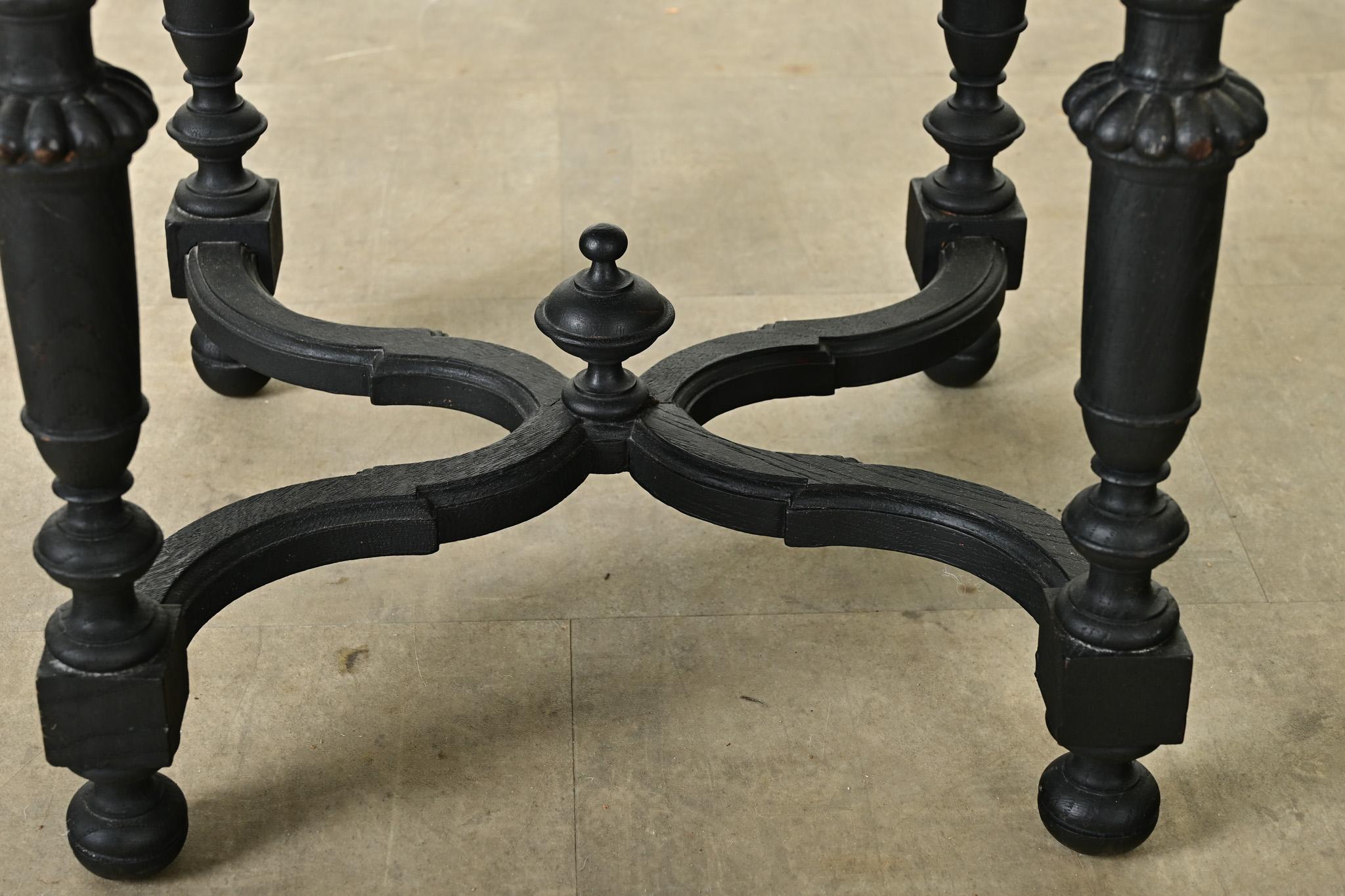 Französischer Hocker, ebonisiert und gepolstert im Angebot 3