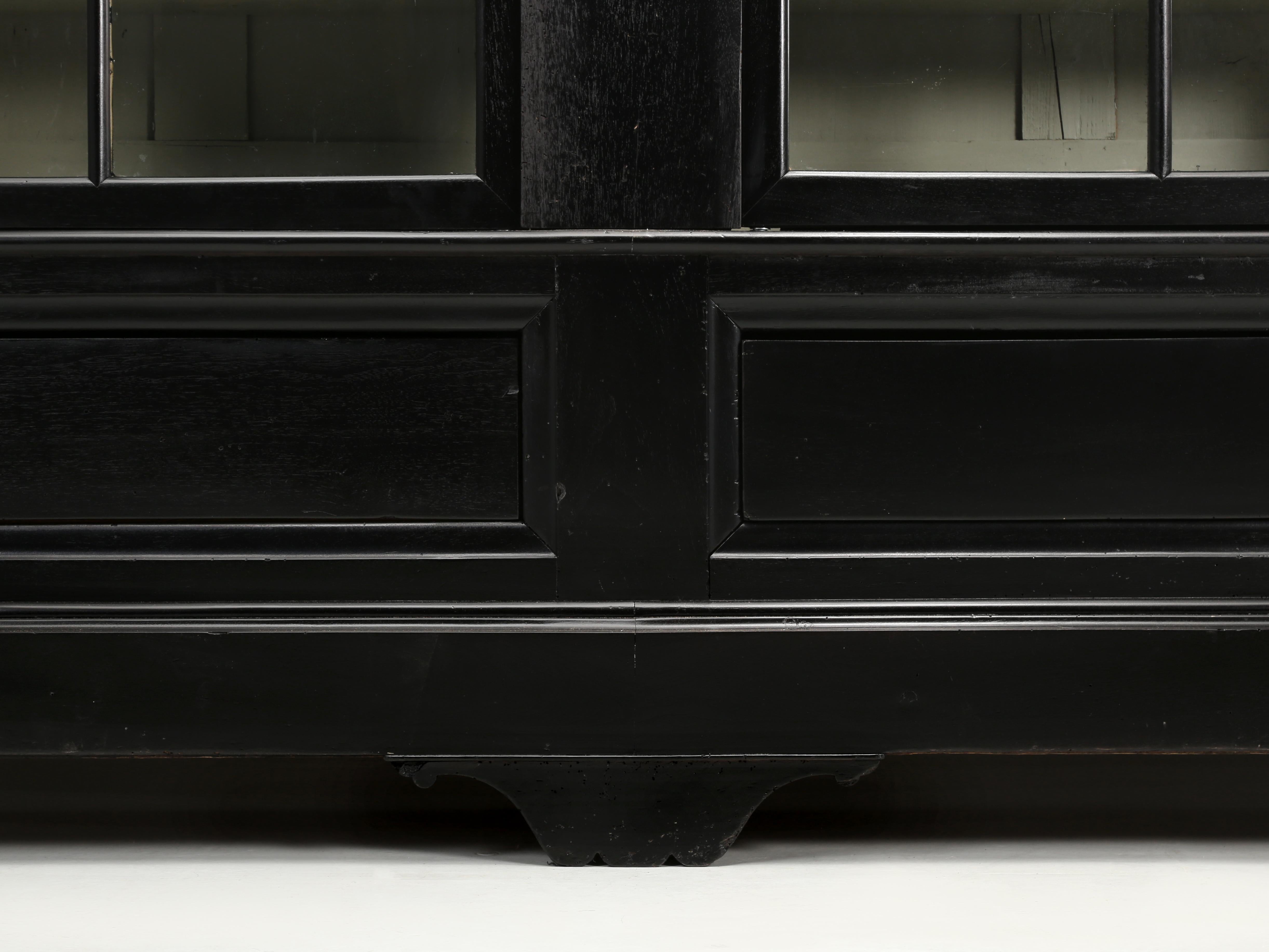 French Ebonized Walnut Bookcase of Grand Proportions Restored Original Glass  For Sale 1