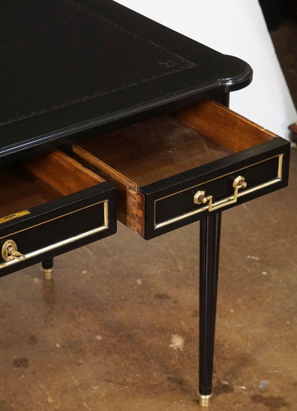 Ébénisé Table ou bureau français en bois d'ébène avec plateau en cuir embossé