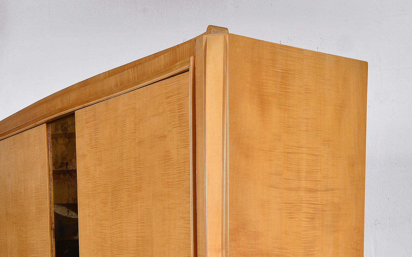 French Editions AV Burr Maple Wardrobe with Mirror Panel, 1940's For Sale 12