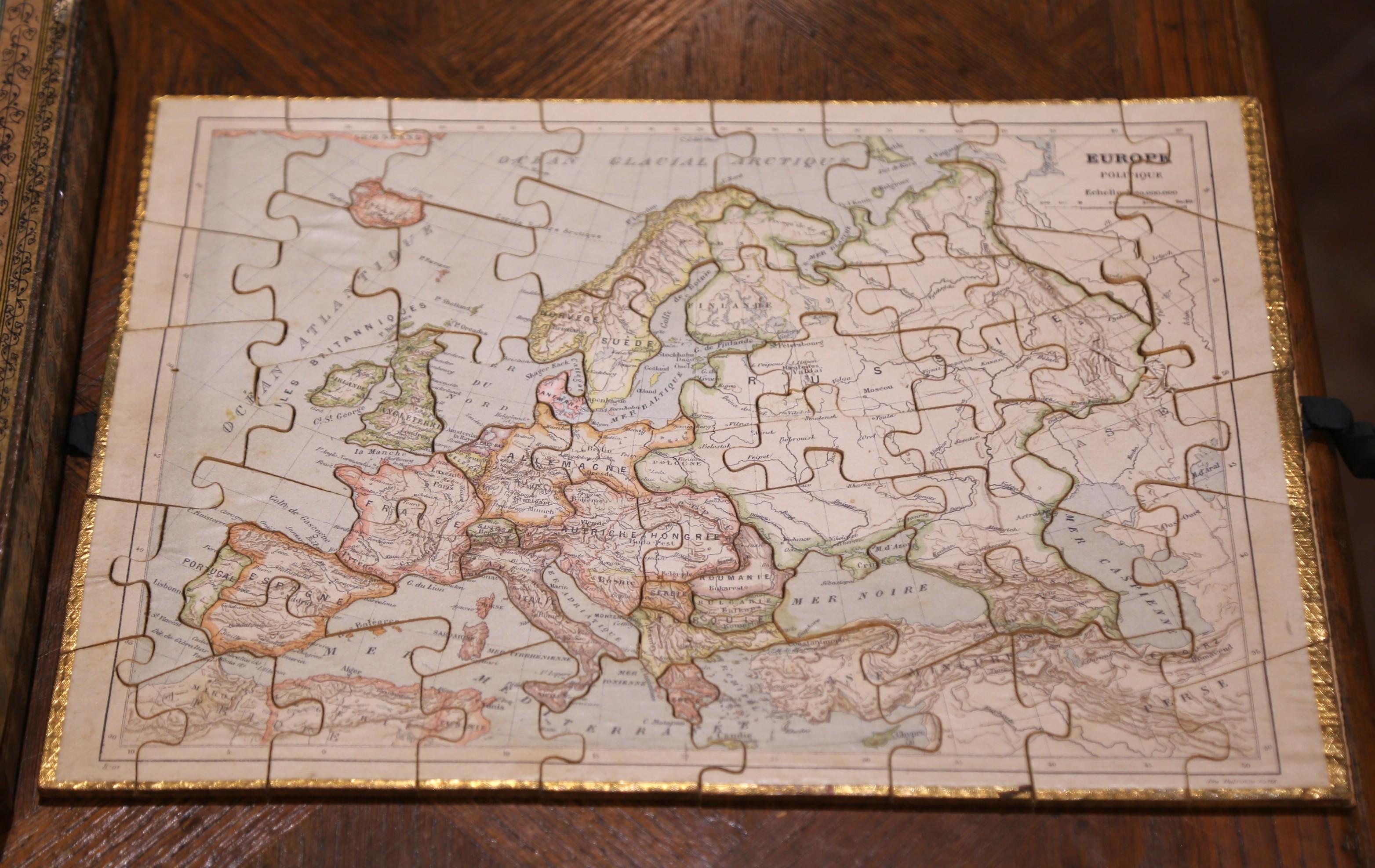 Paper French Educational Atlas Geographique Puzzle Box with Maps, Dated 1903 For Sale