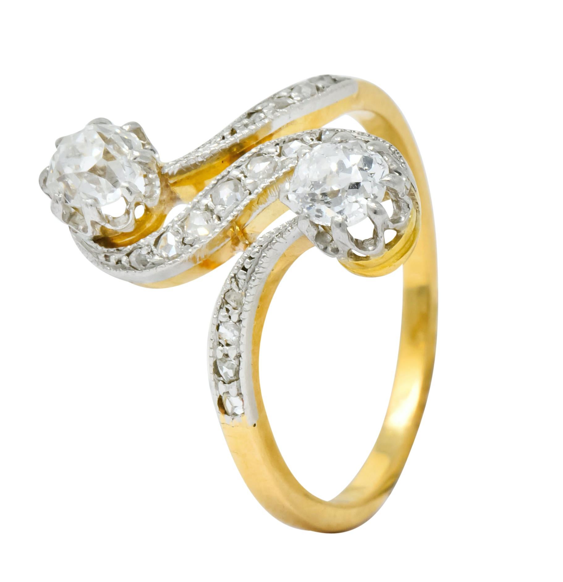 French Edwardian 0.90 Carat Diamond Platinum 18 Karat Gold Toi ET Moi Ring 2