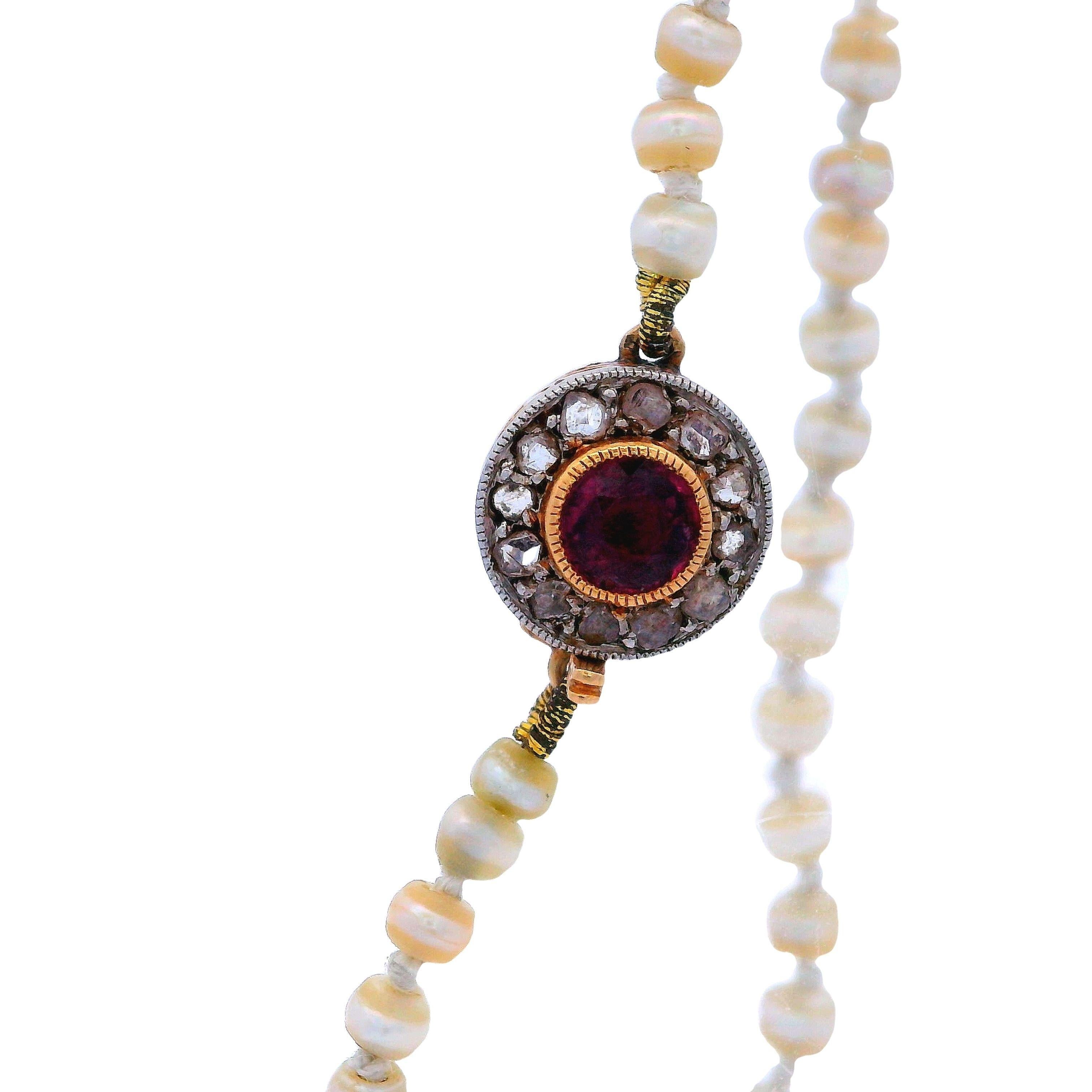 Französische edwardianische Naturperlen-Halskette aus 18 Karat Gold mit Diamanten und Rubinen (Rosenschliff) im Angebot
